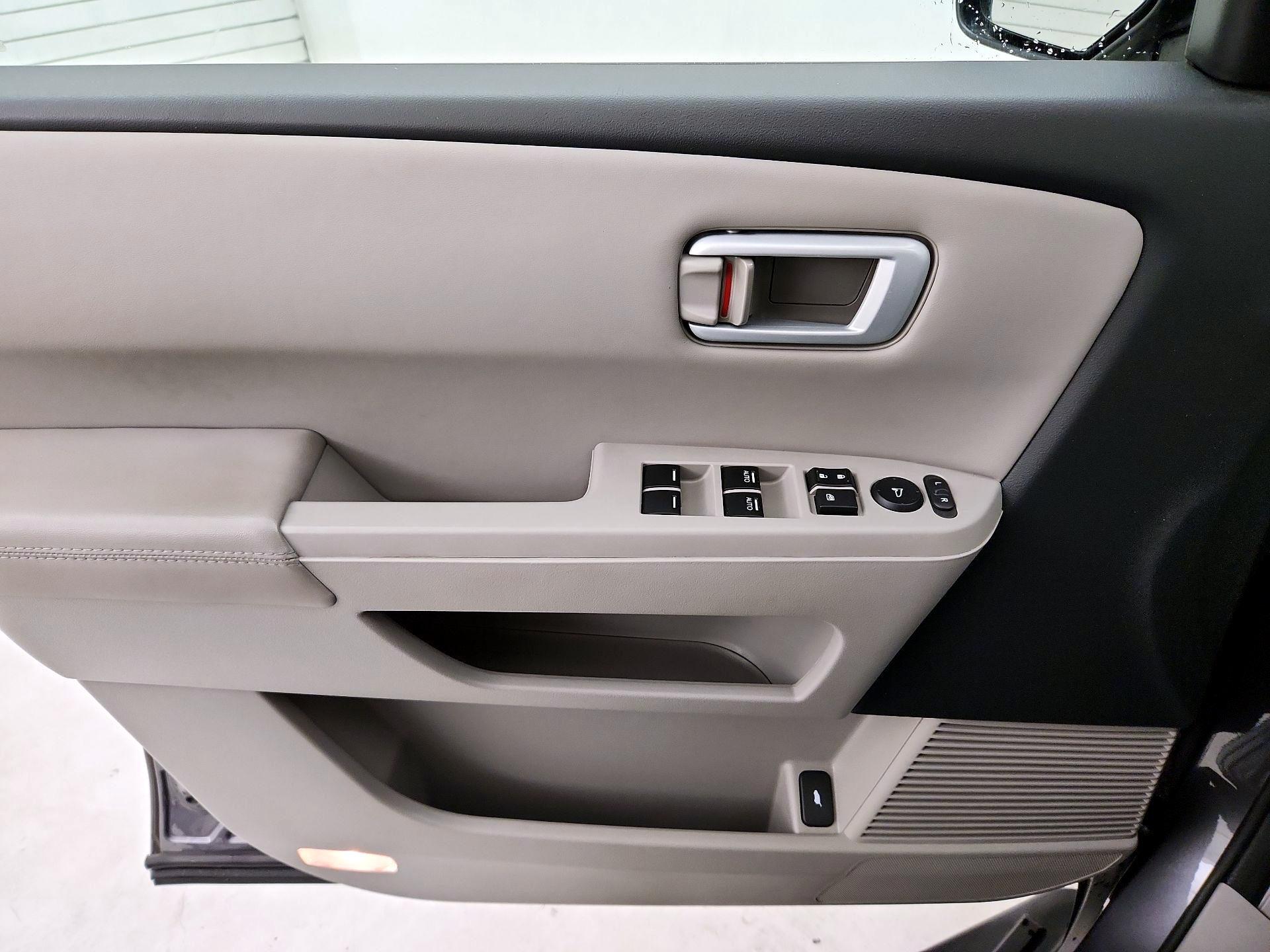 Thumbnail: 2015 Honda Pilot - 12