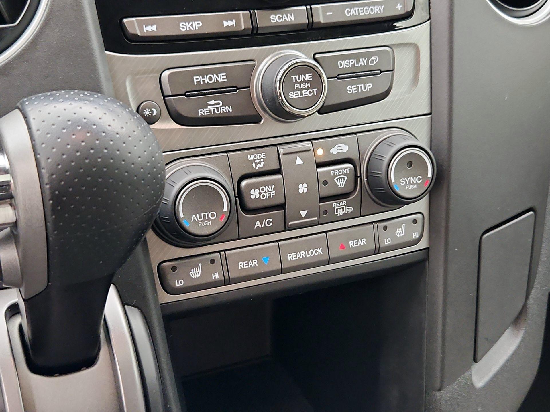 Thumbnail: 2015 Honda Pilot - 16