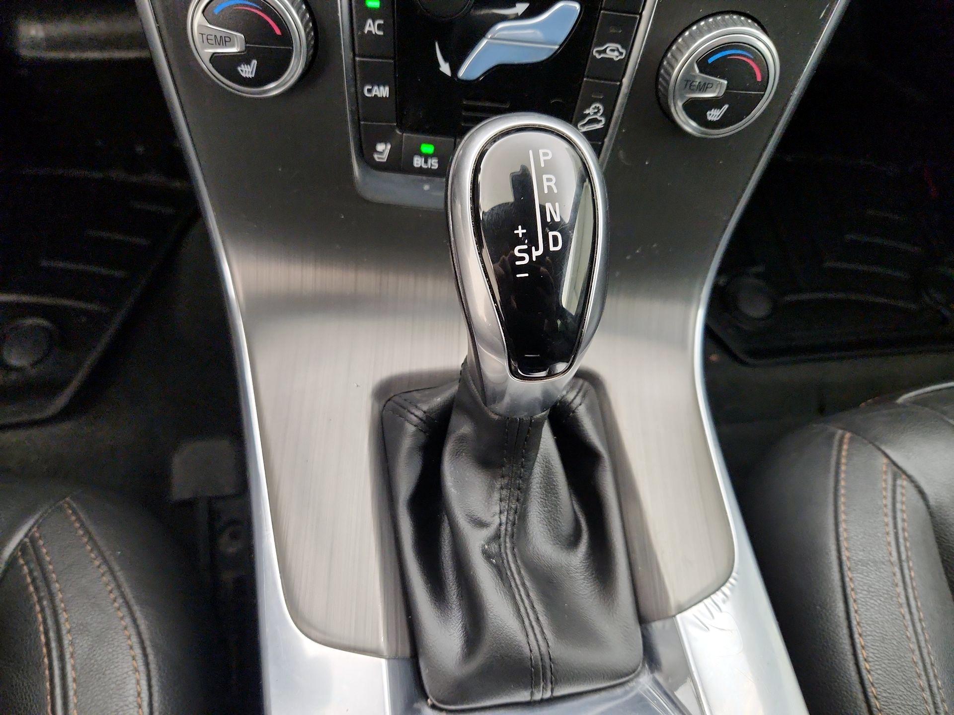 Thumbnail: 2016 Volvo S60 - 18