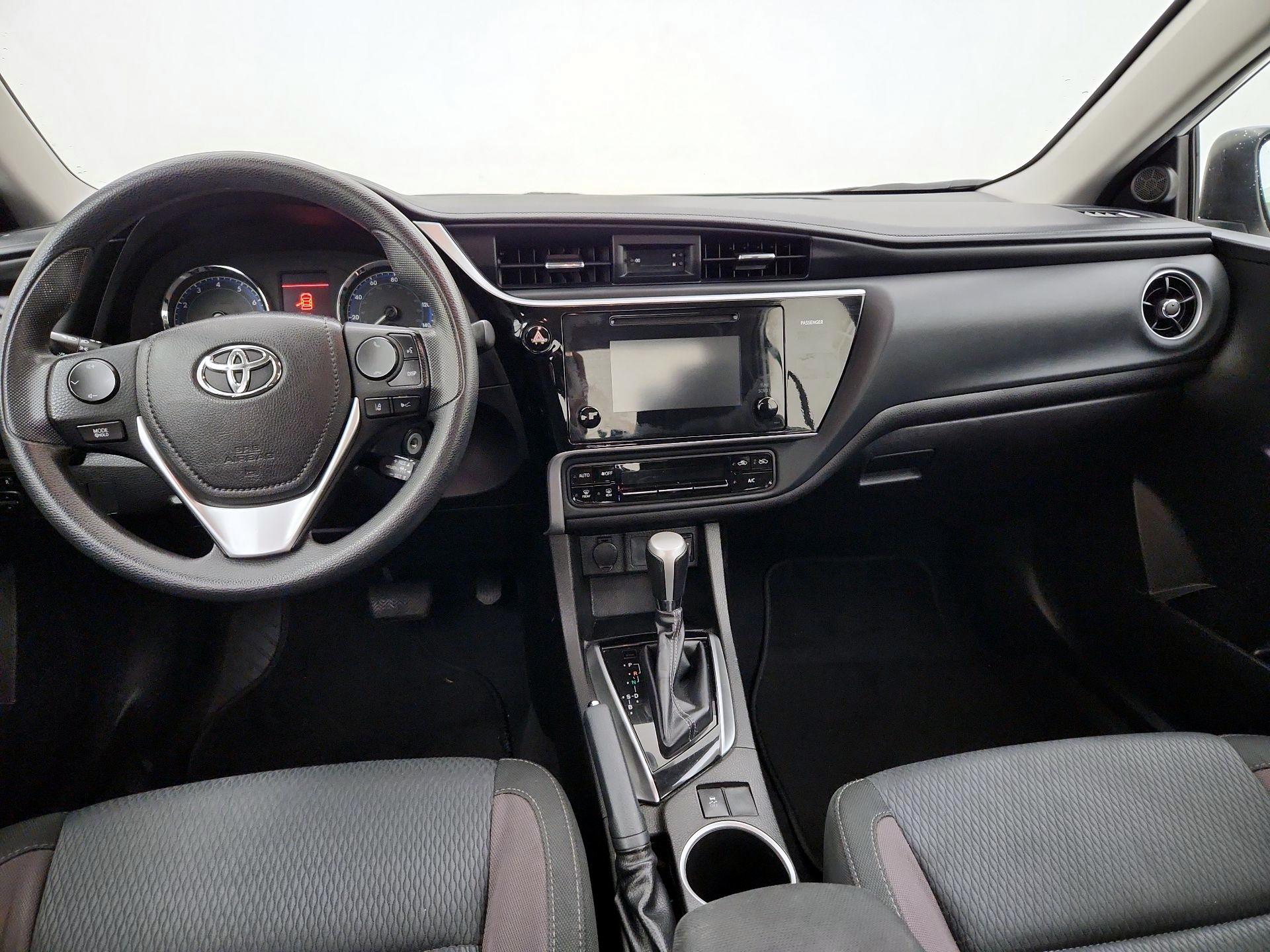 Thumbnail: 2017 Toyota Corolla - 9