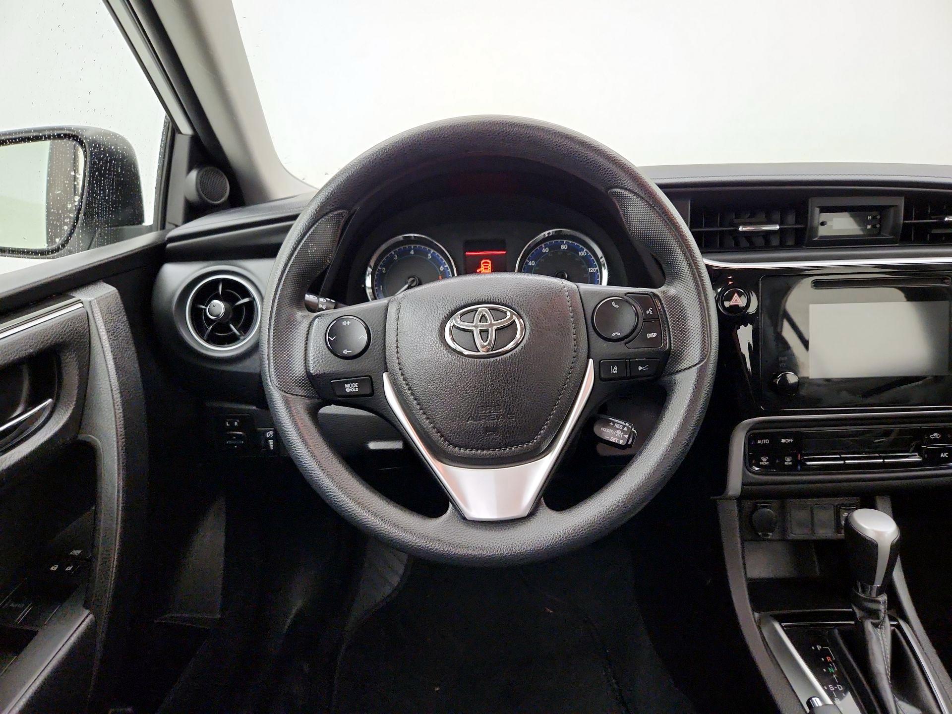 Thumbnail: 2017 Toyota Corolla - 10
