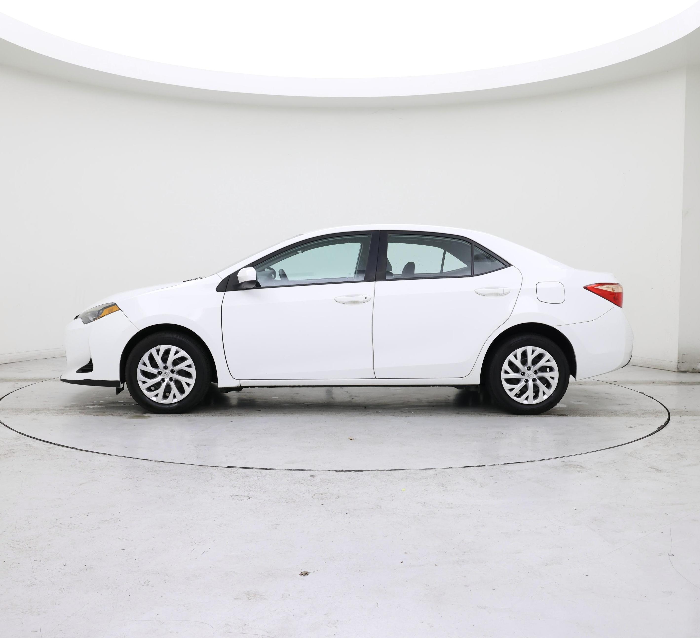 Thumbnail: 2017 Toyota Corolla - 3