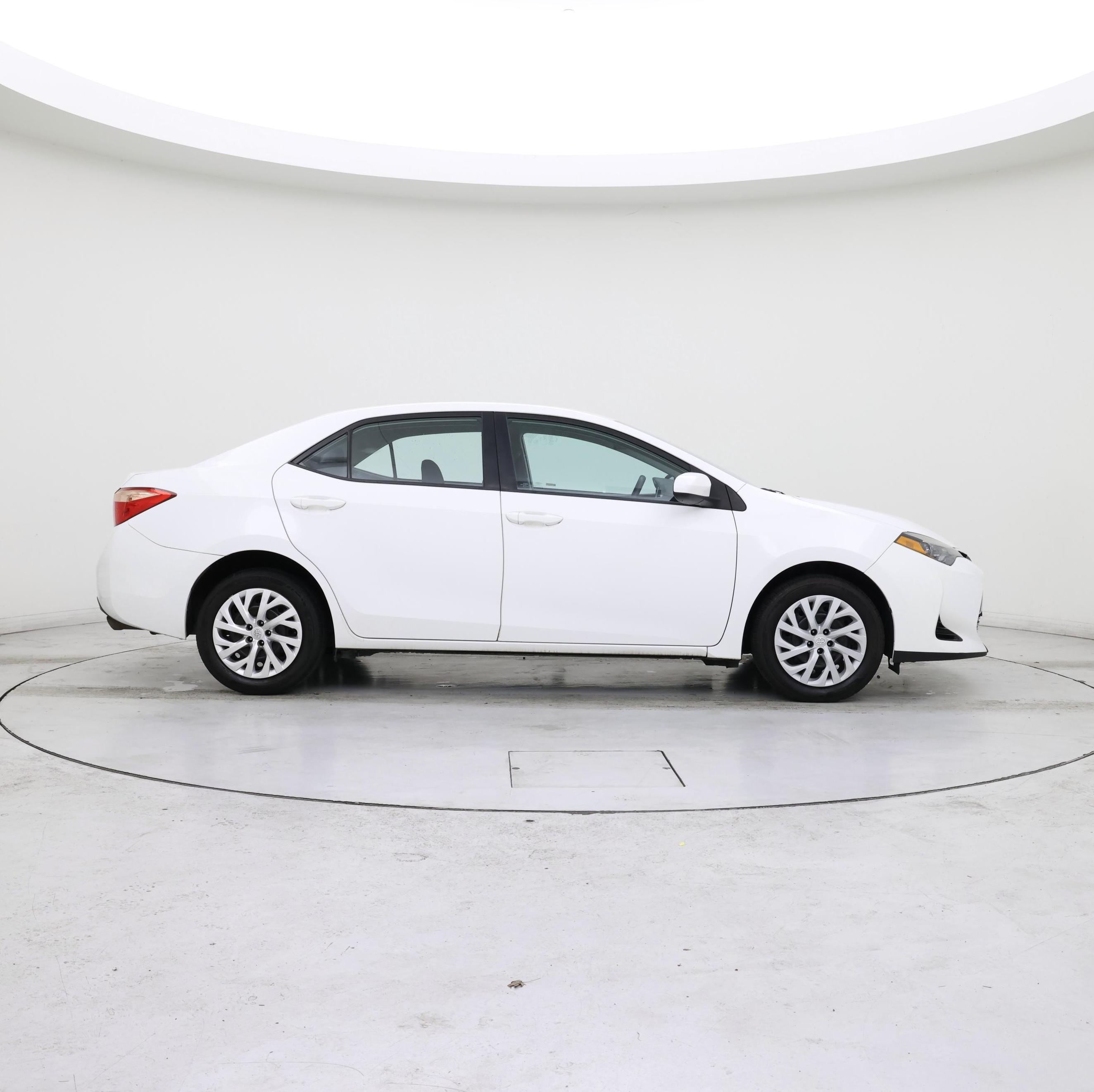 Thumbnail: 2017 Toyota Corolla - 7