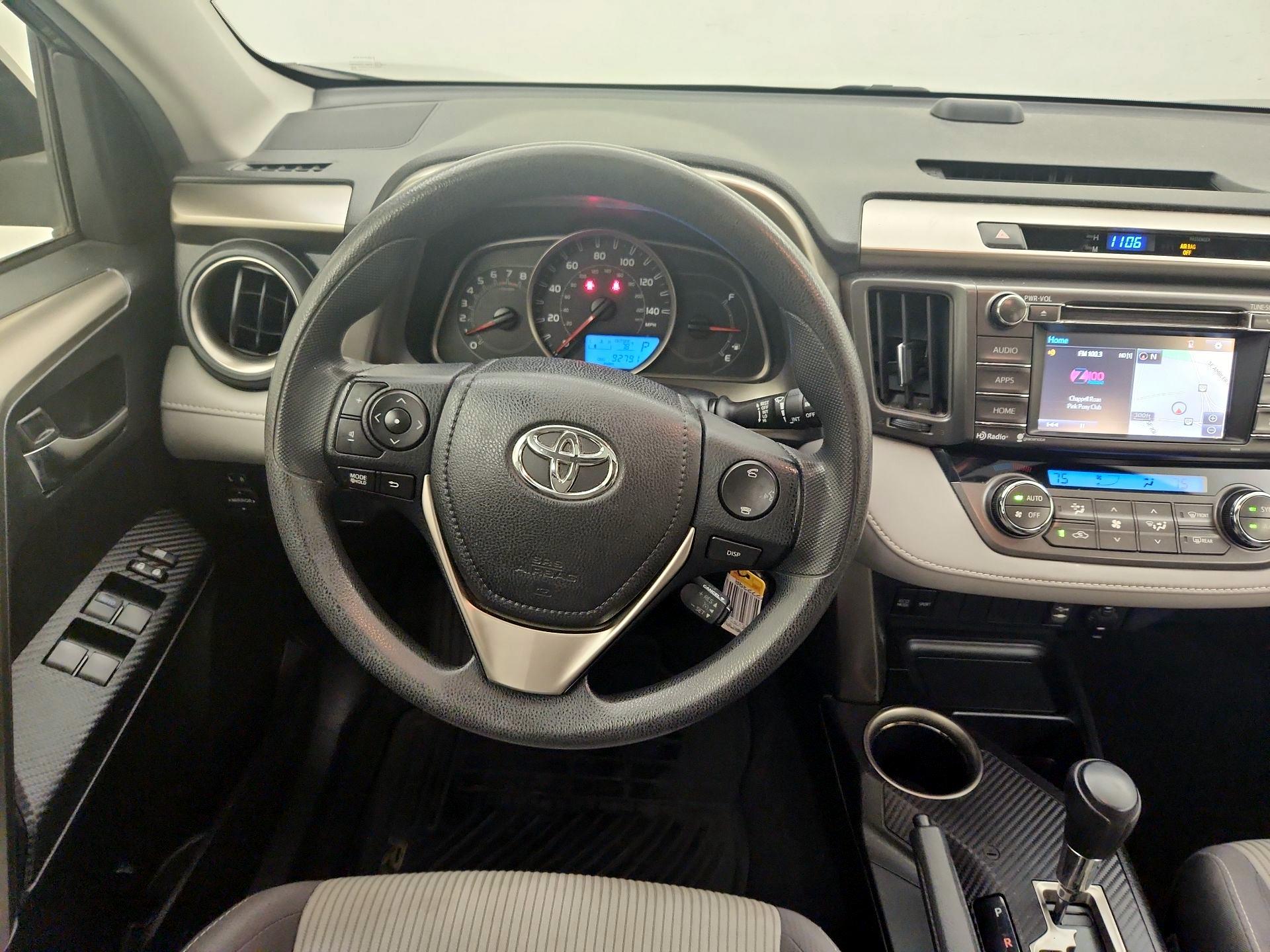 Thumbnail: 2015 Toyota RAV4 - 10