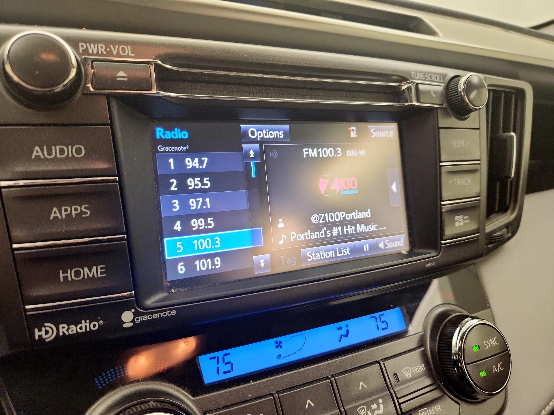 Thumbnail: 2015 Toyota RAV4 - 16