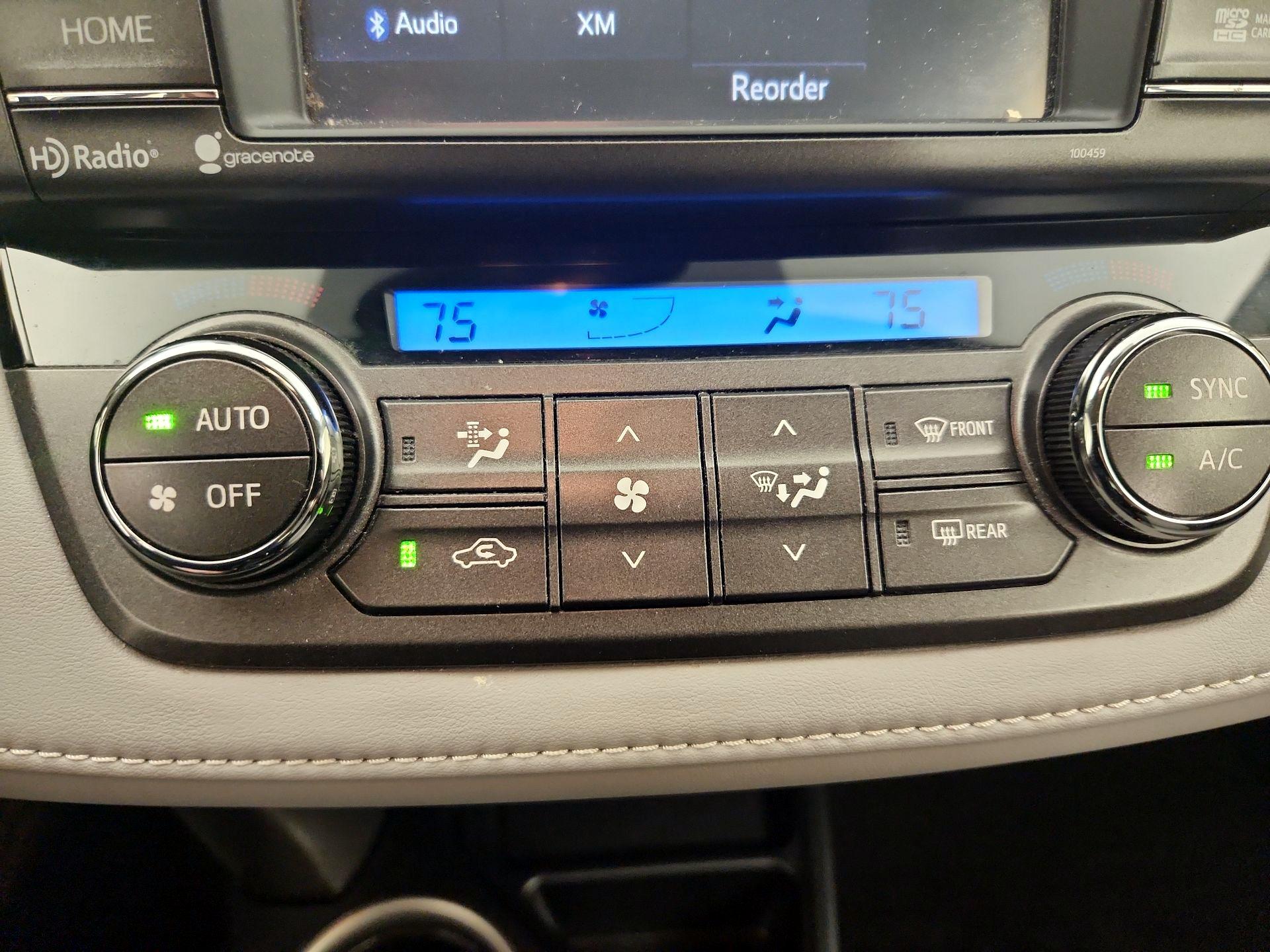 Thumbnail: 2015 Toyota RAV4 - 17