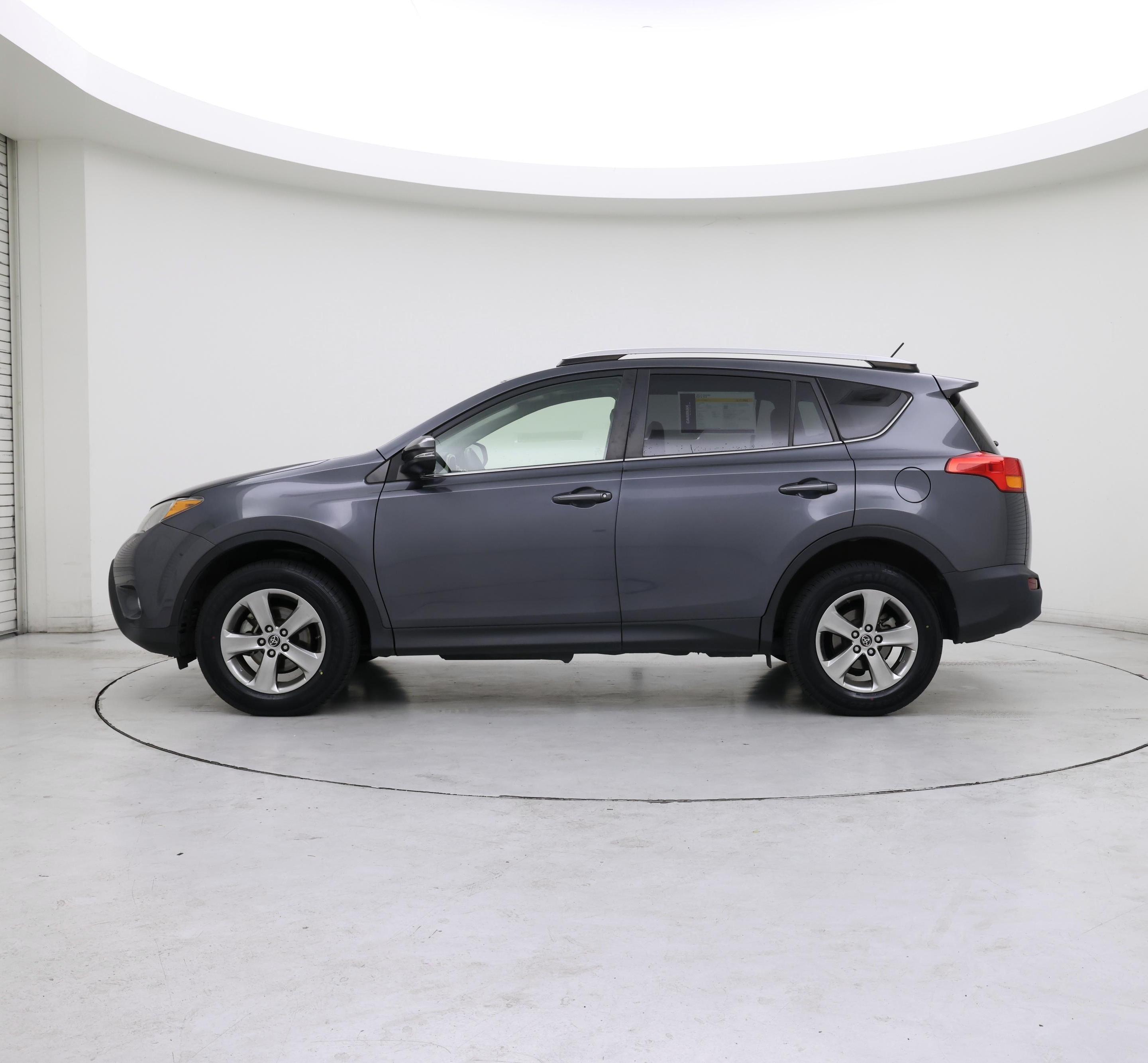 Thumbnail: 2015 Toyota RAV4 - 3