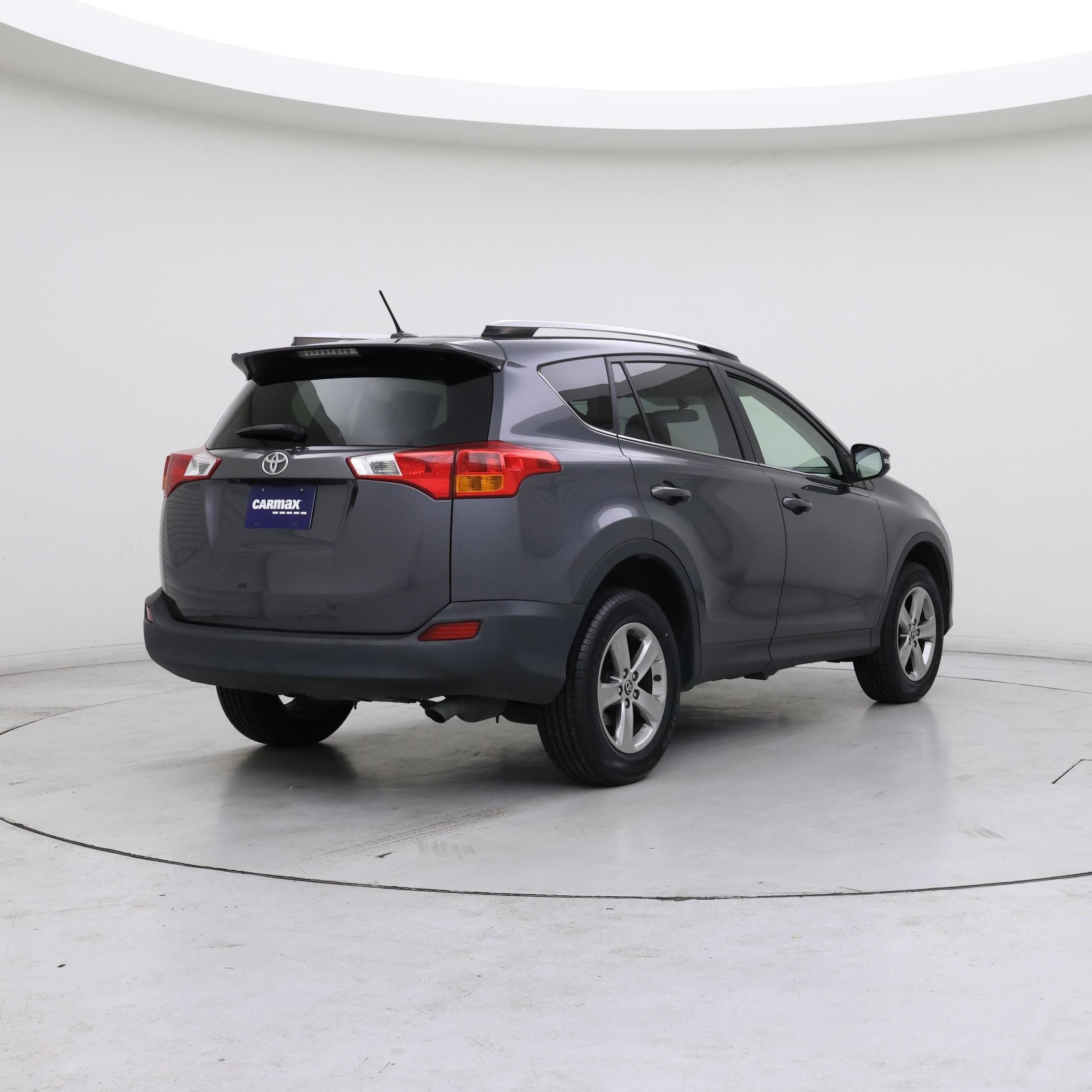Thumbnail: 2015 Toyota RAV4 - 8