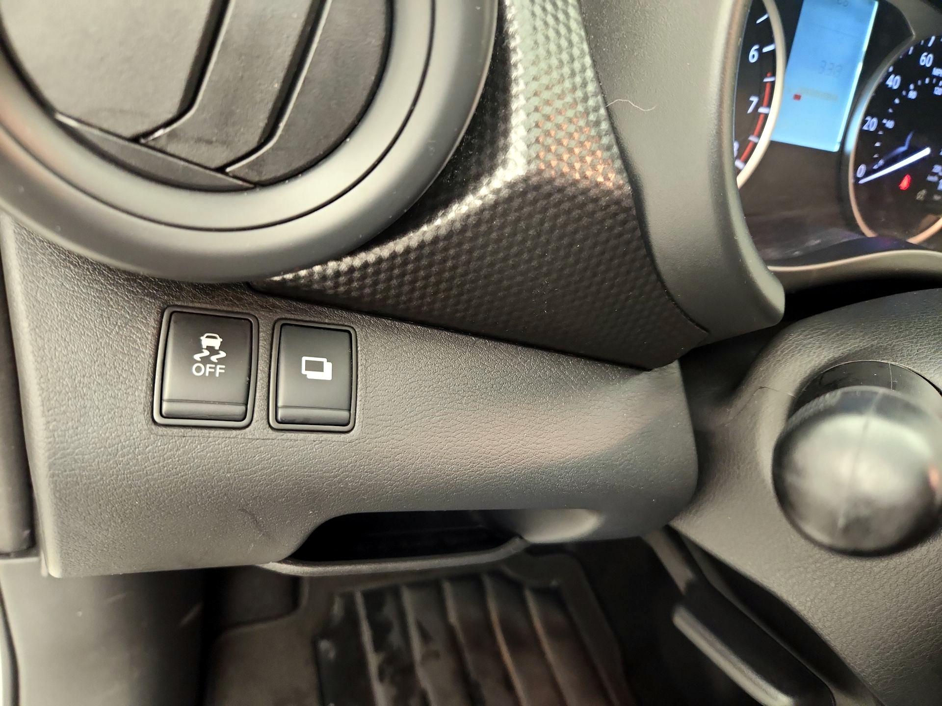 Thumbnail: 2019 Nissan Kicks - 13