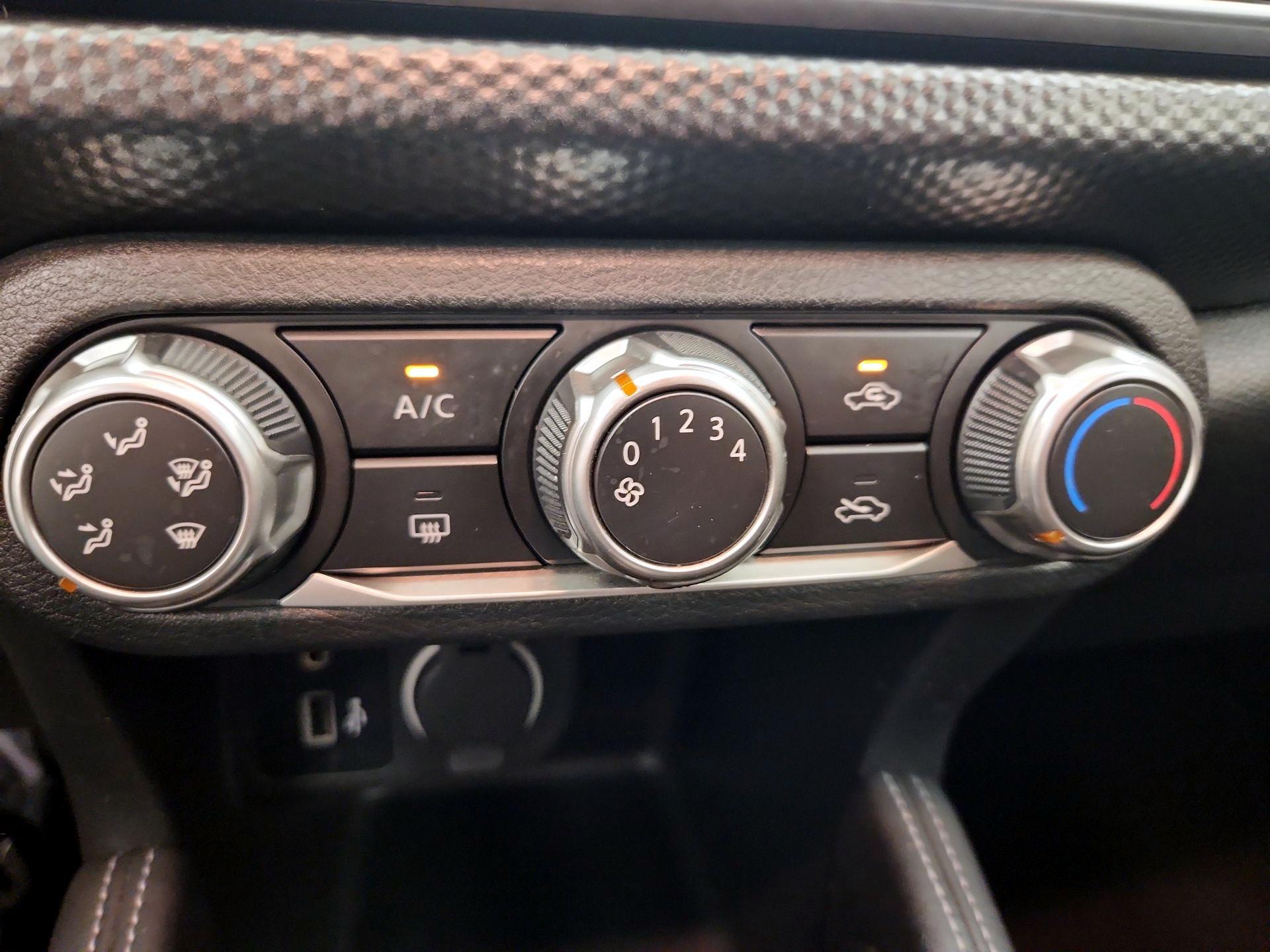 Thumbnail: 2019 Nissan Kicks - 16