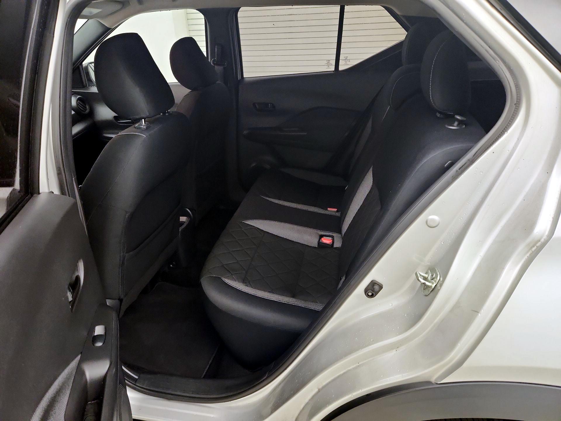 Thumbnail: 2019 Nissan Kicks - 19