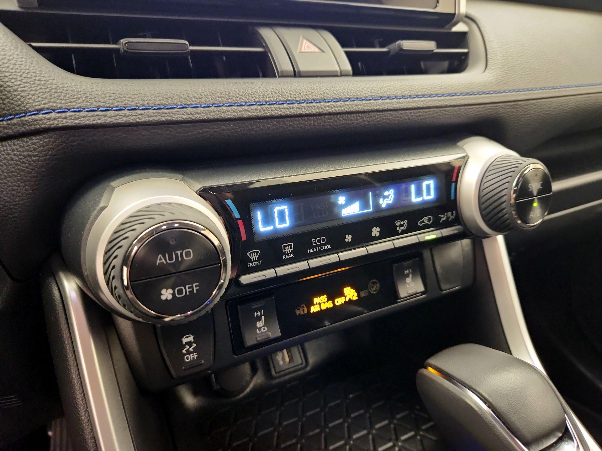 Thumbnail: 2024 Toyota RAV4 - 16