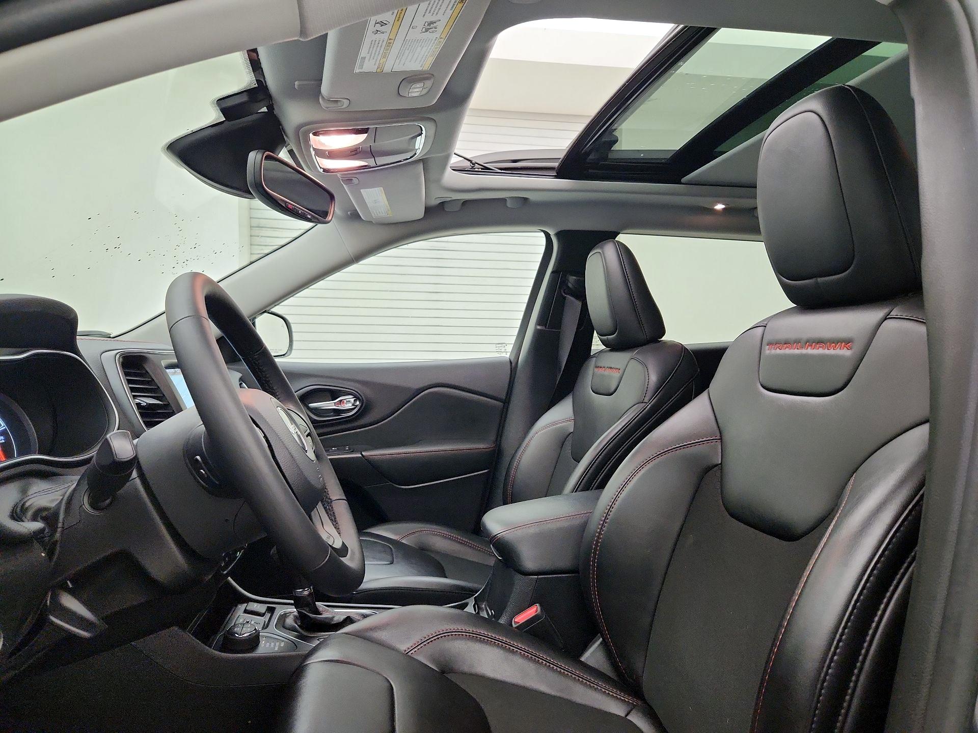 Thumbnail: 2021 Jeep Cherokee - 20