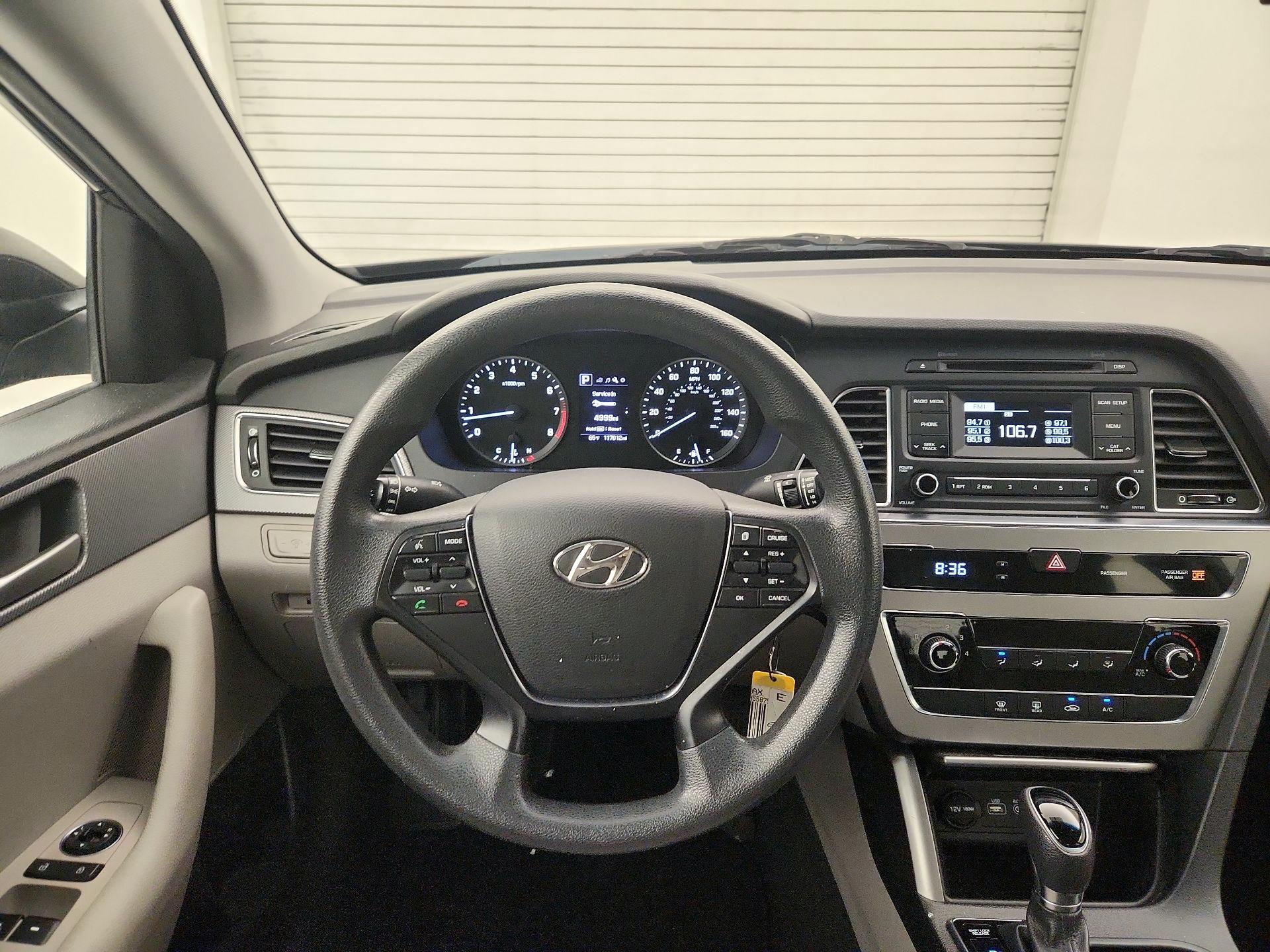Thumbnail: 2017 Hyundai Sonata - 10