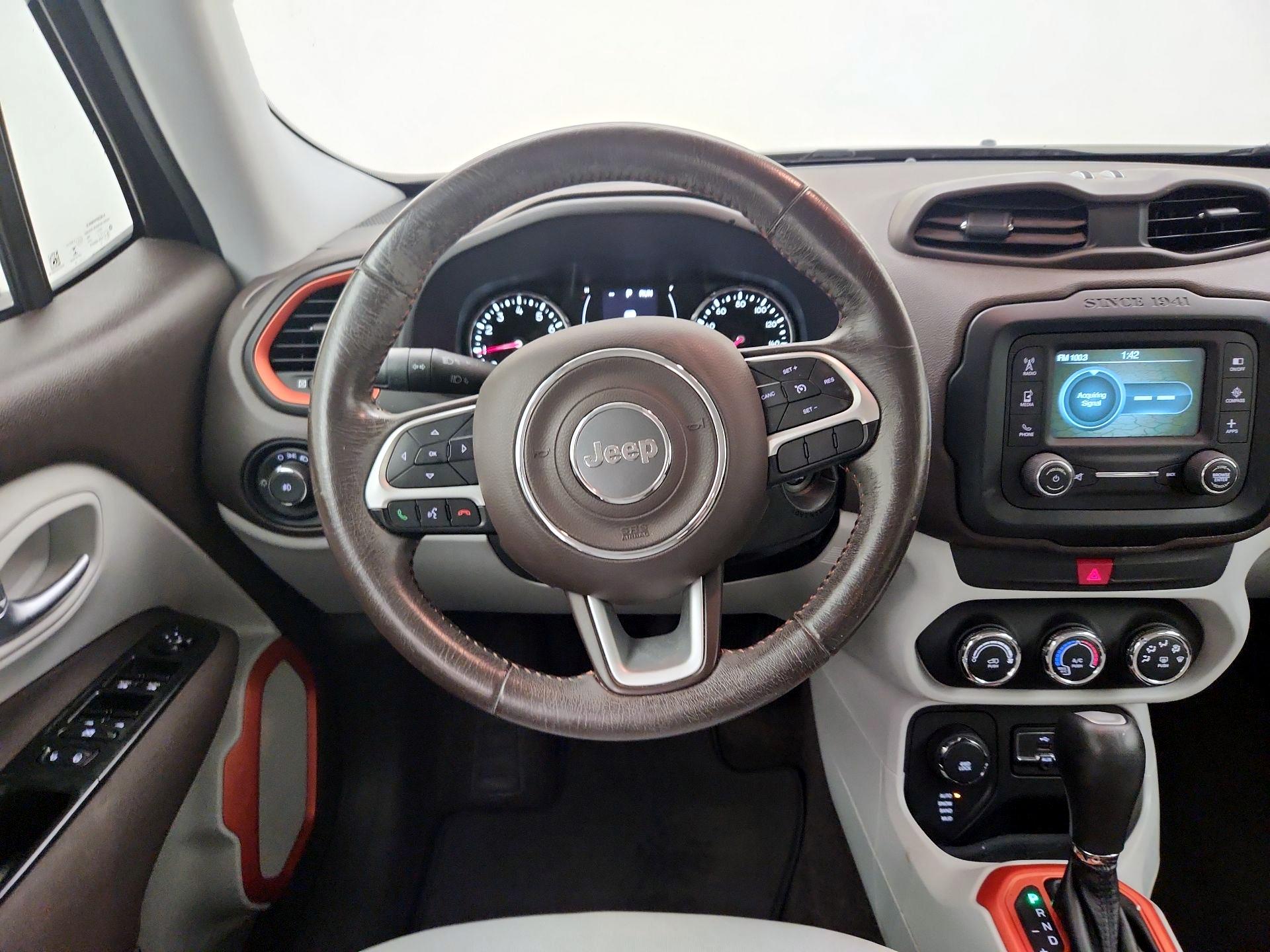 Thumbnail: 2016 Jeep Renegade - 10