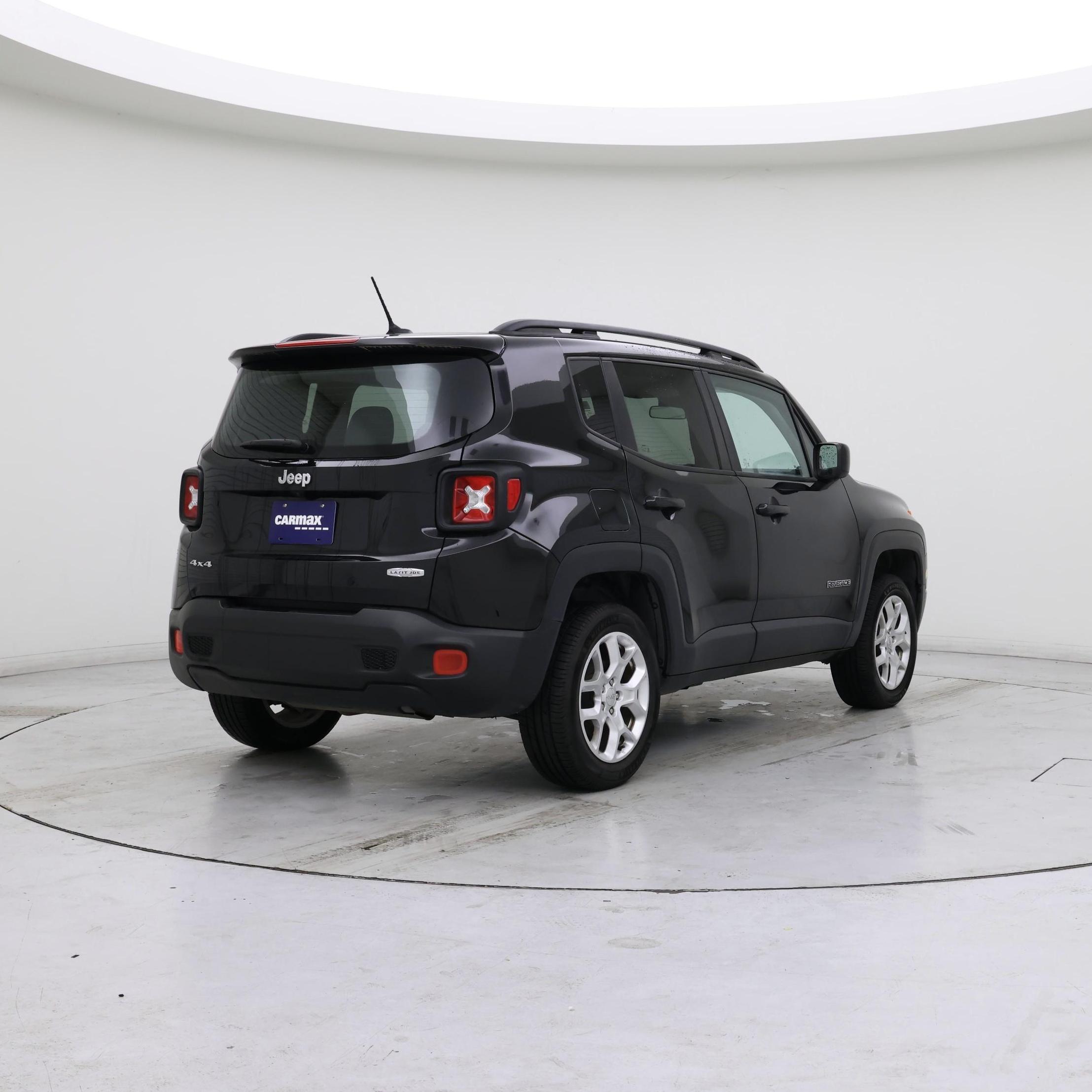Thumbnail: 2016 Jeep Renegade - 8