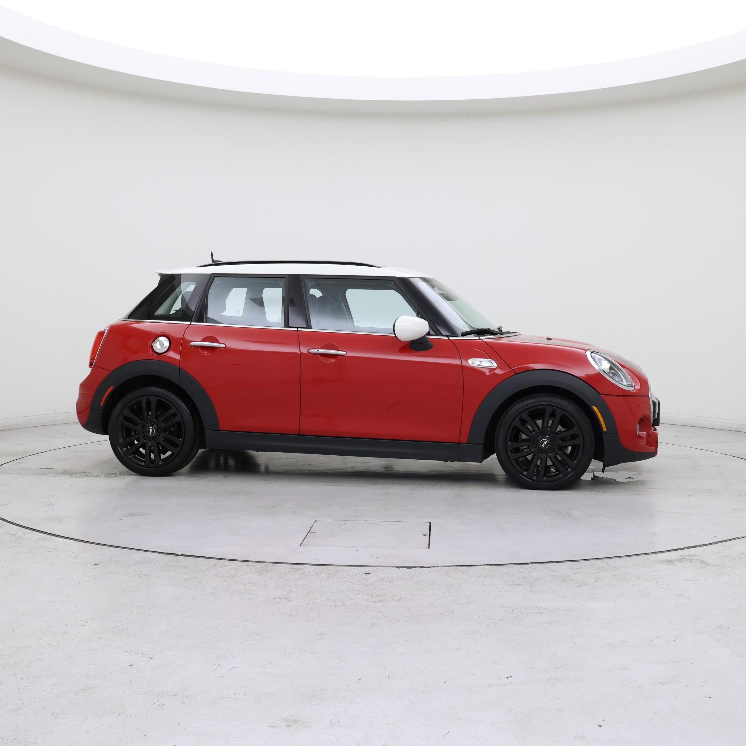 Thumbnail: 2021 MINI Cooper Hardtop - 7