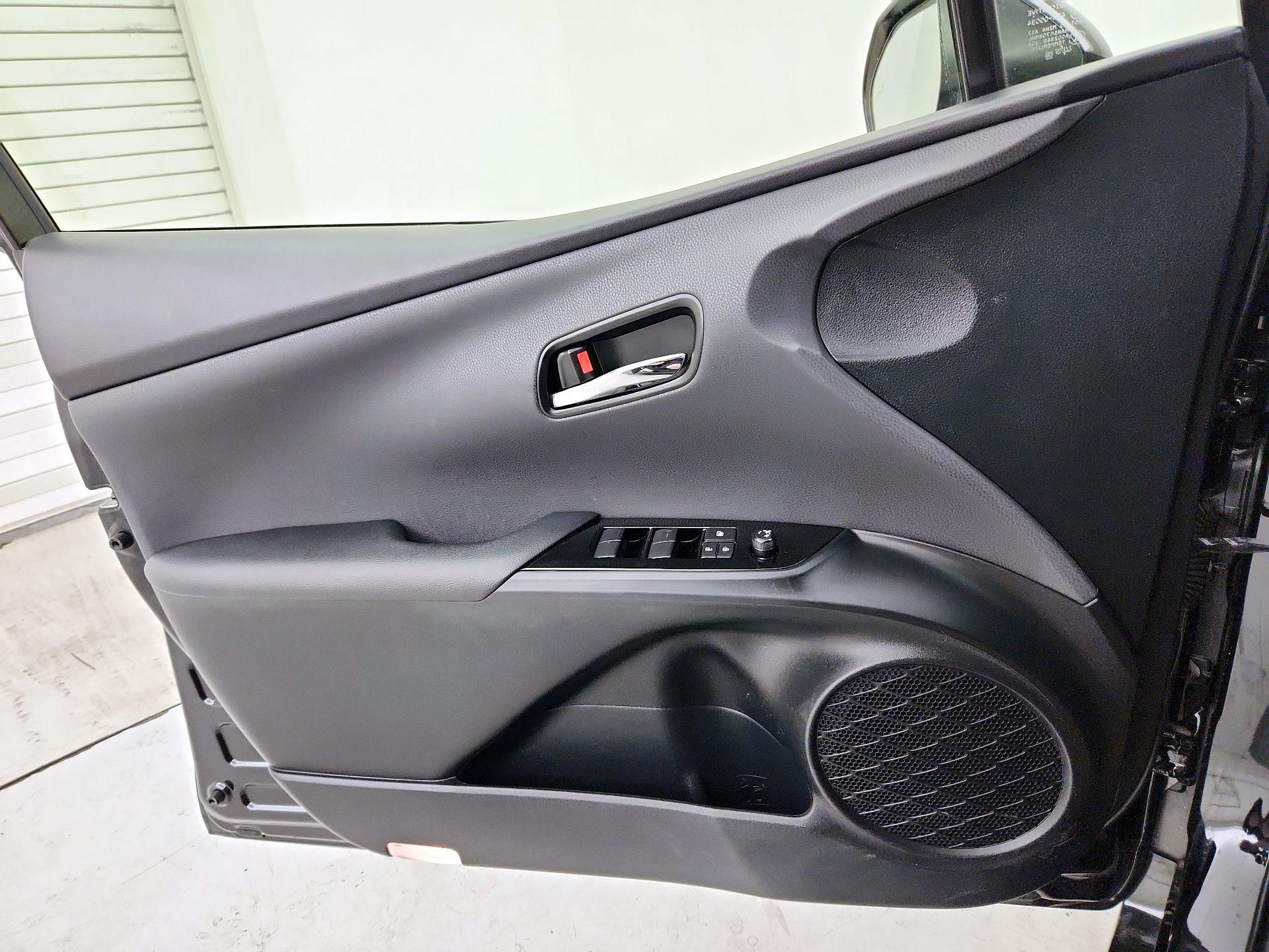 Thumbnail: 2022 Toyota Prius - 12