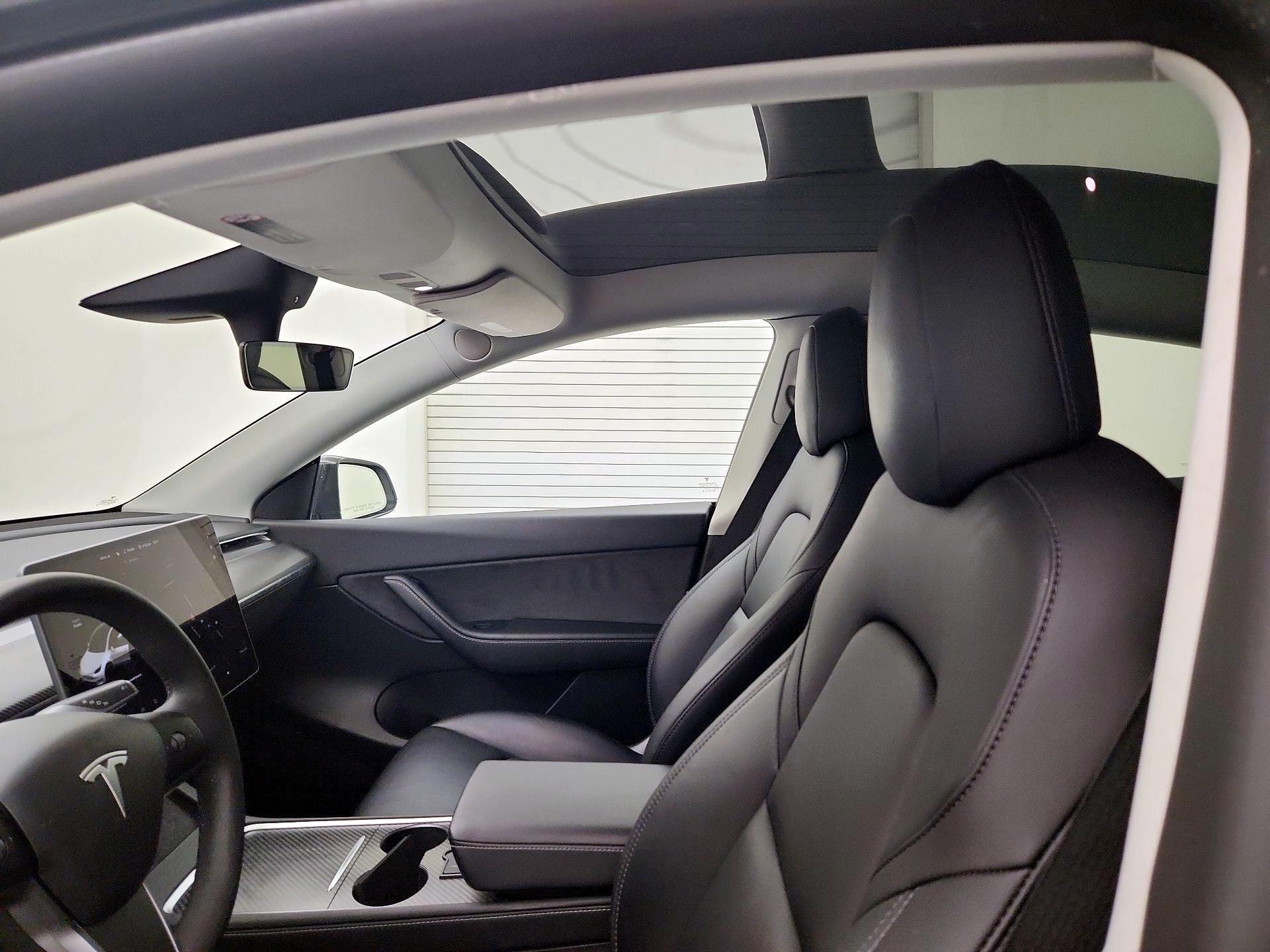 Thumbnail: 2022 Tesla Model Y - 18