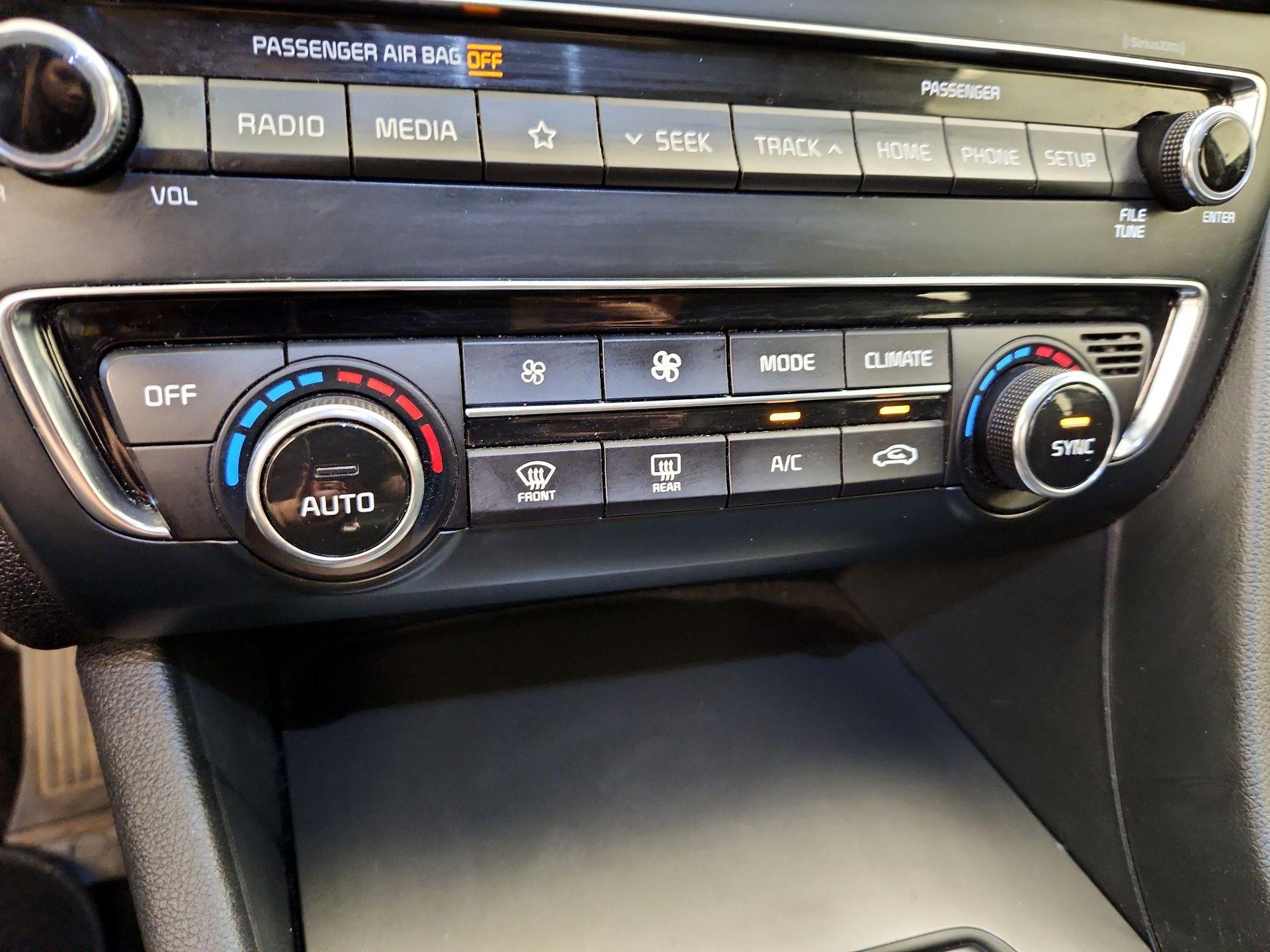 Thumbnail: 2019 Kia Optima - 16