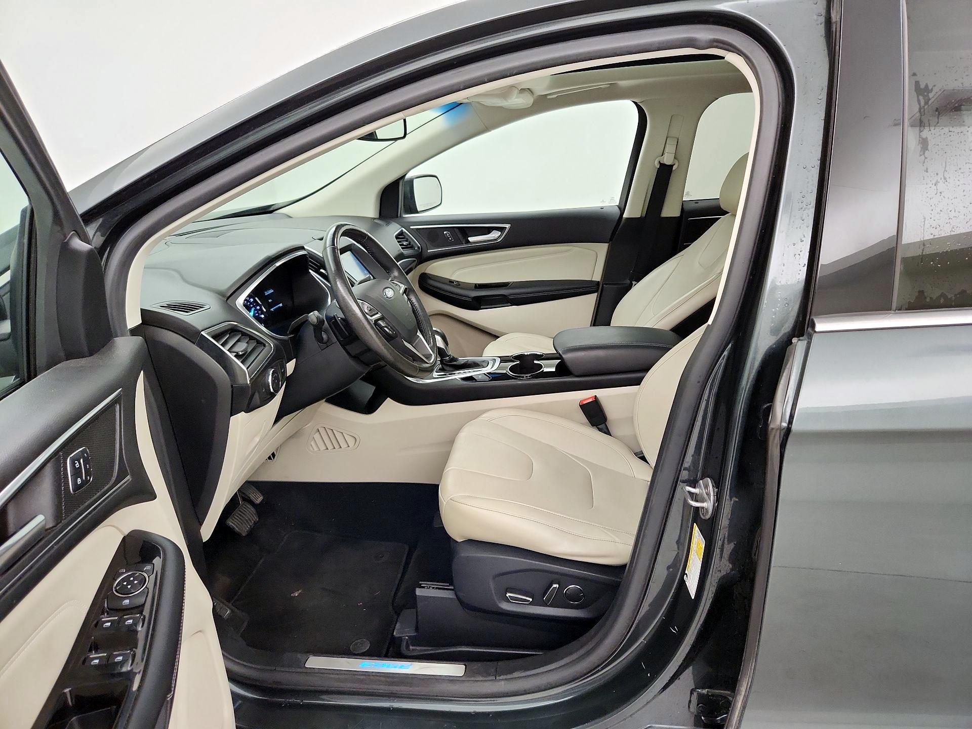 Thumbnail: 2015 Ford Edge - 11