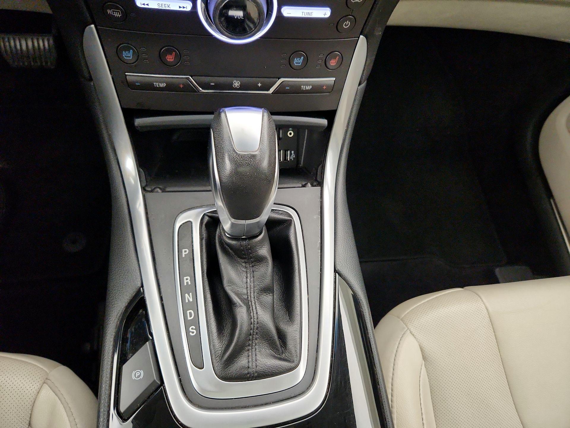 Thumbnail: 2015 Ford Edge - 18