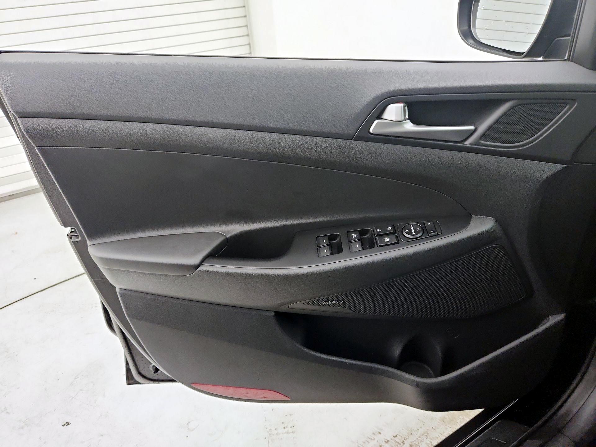 Thumbnail: 2019 Hyundai Tucson - 12