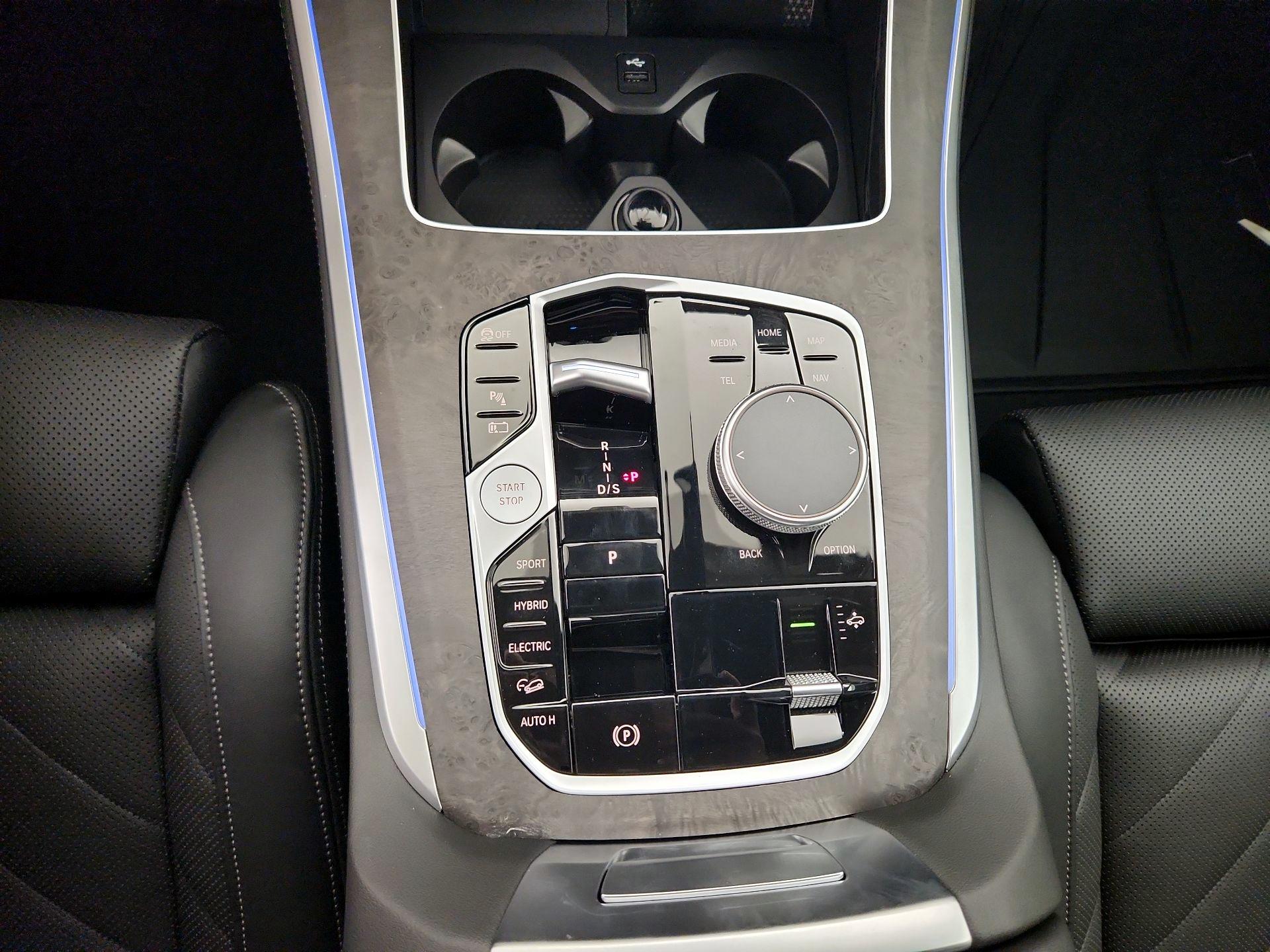 Thumbnail: 2025 BMW X5 - 18