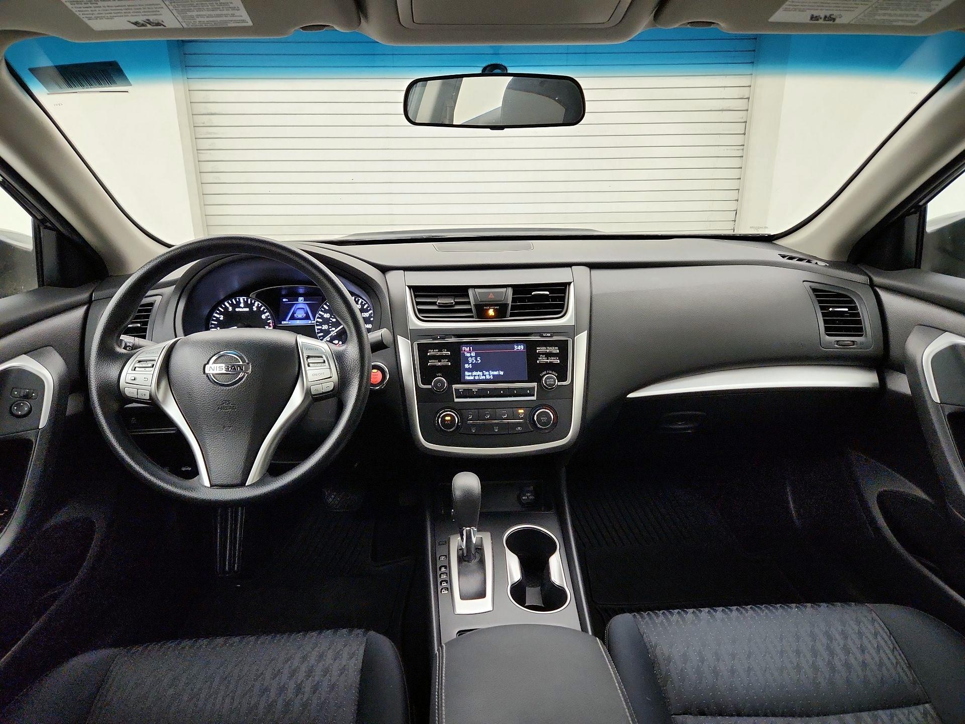 Thumbnail: 2018 Nissan Altima - 9