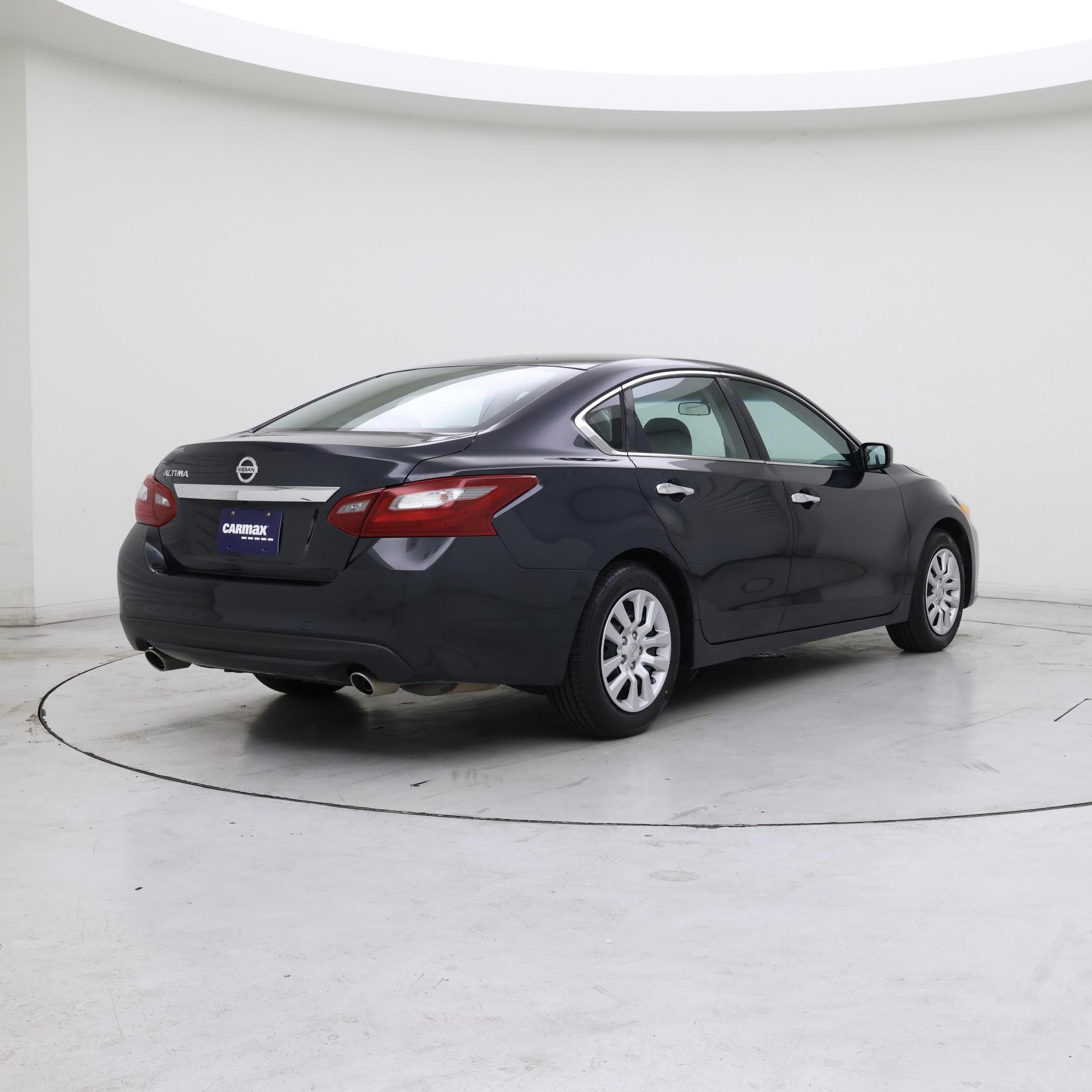 Thumbnail: 2018 Nissan Altima - 8