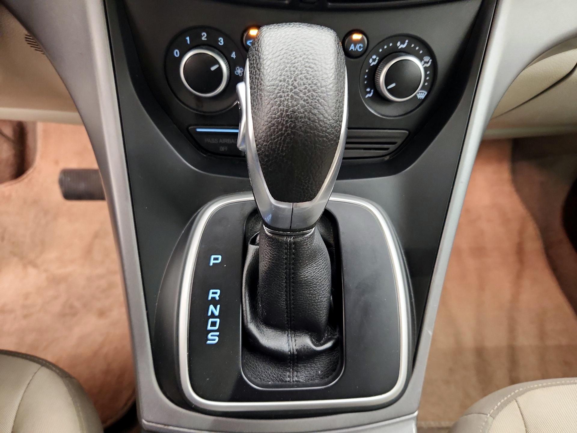 Thumbnail: 2014 Ford Escape - 17