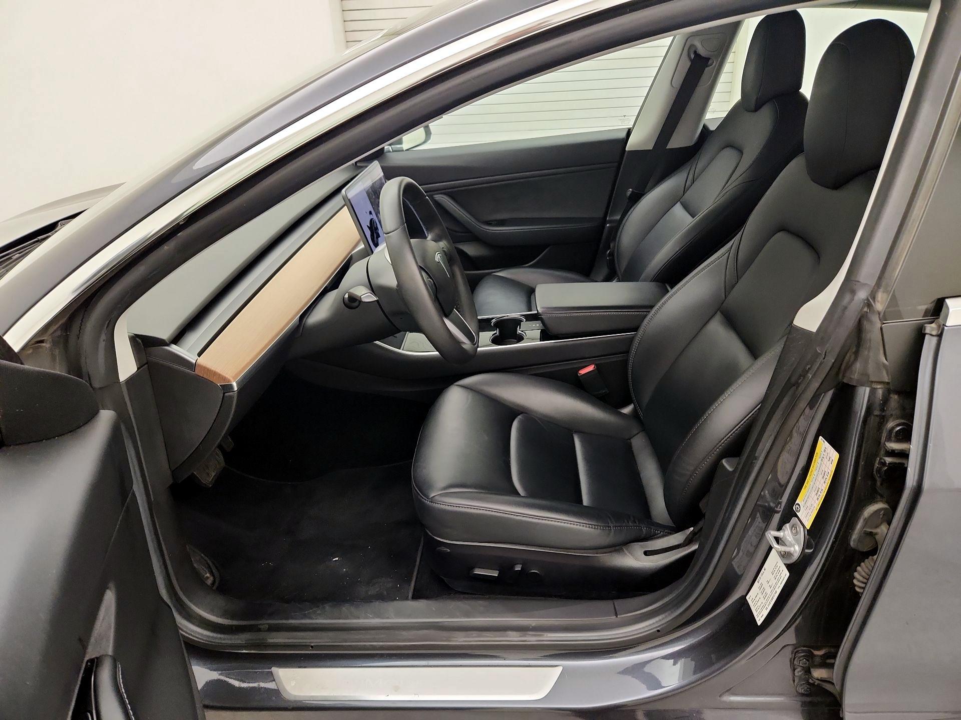 Thumbnail: 2019 Tesla Model 3 - 11
