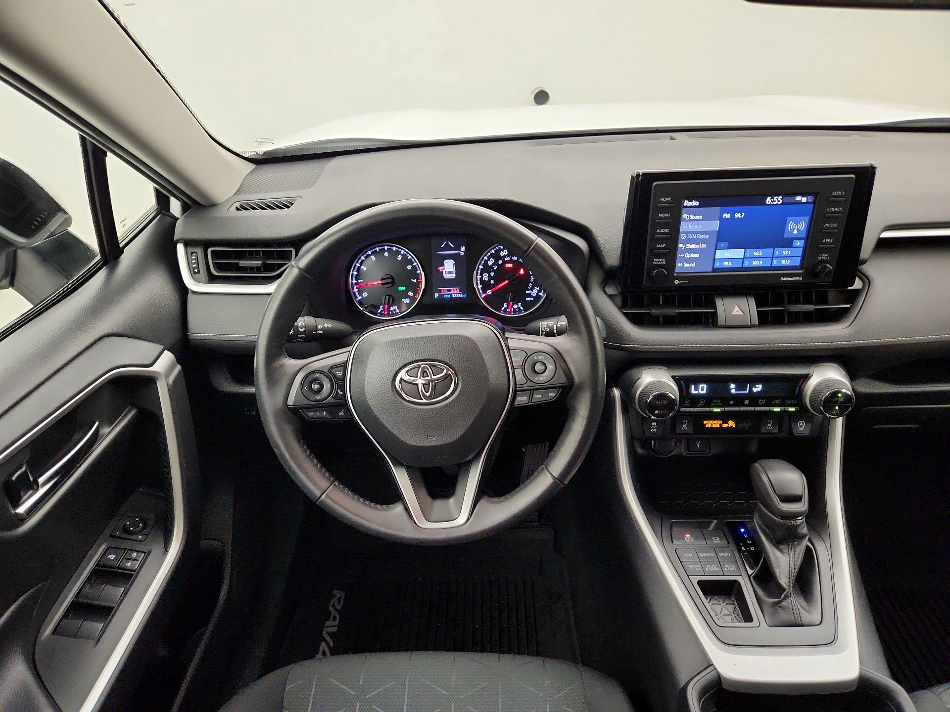Thumbnail: 2020 Toyota RAV4 - 10