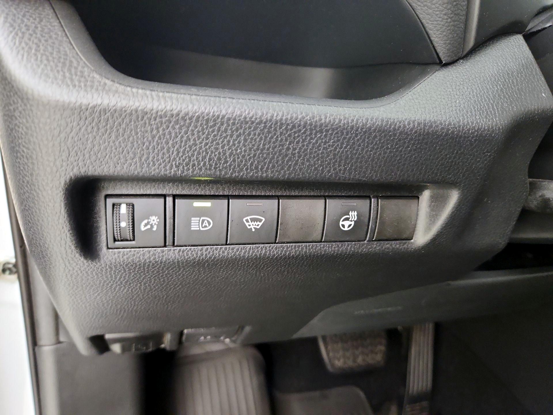 Thumbnail: 2020 Toyota RAV4 - 13