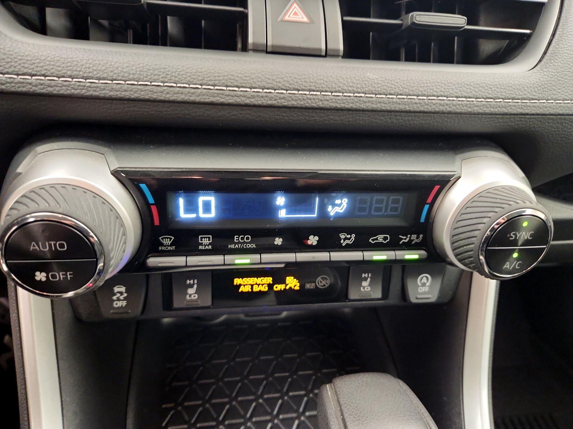 Thumbnail: 2020 Toyota RAV4 - 16