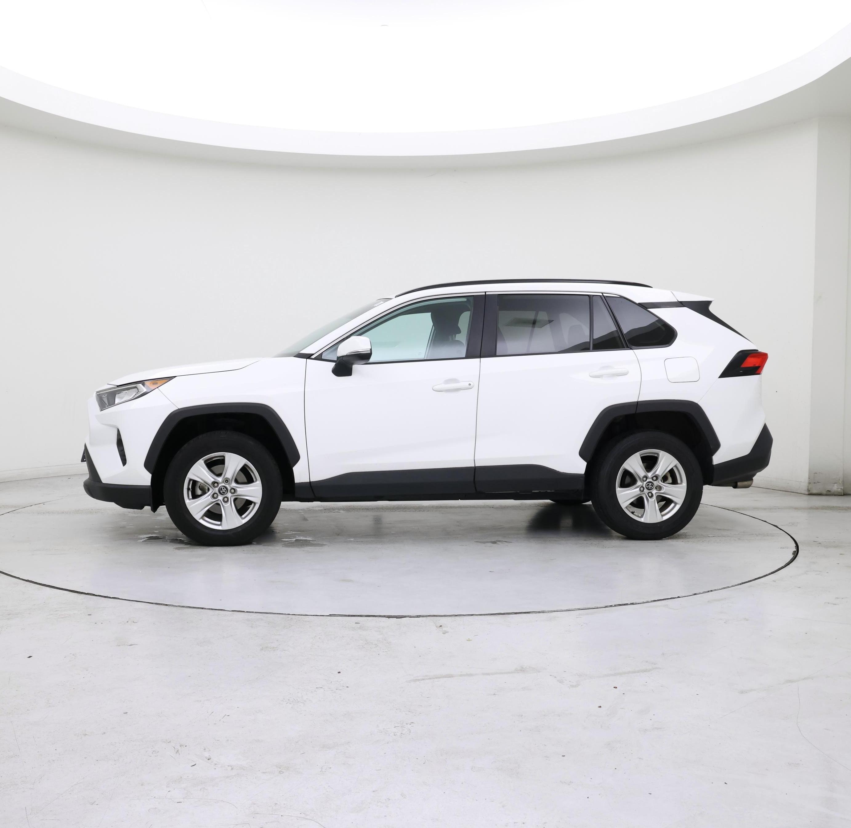 Thumbnail: 2020 Toyota RAV4 - 3