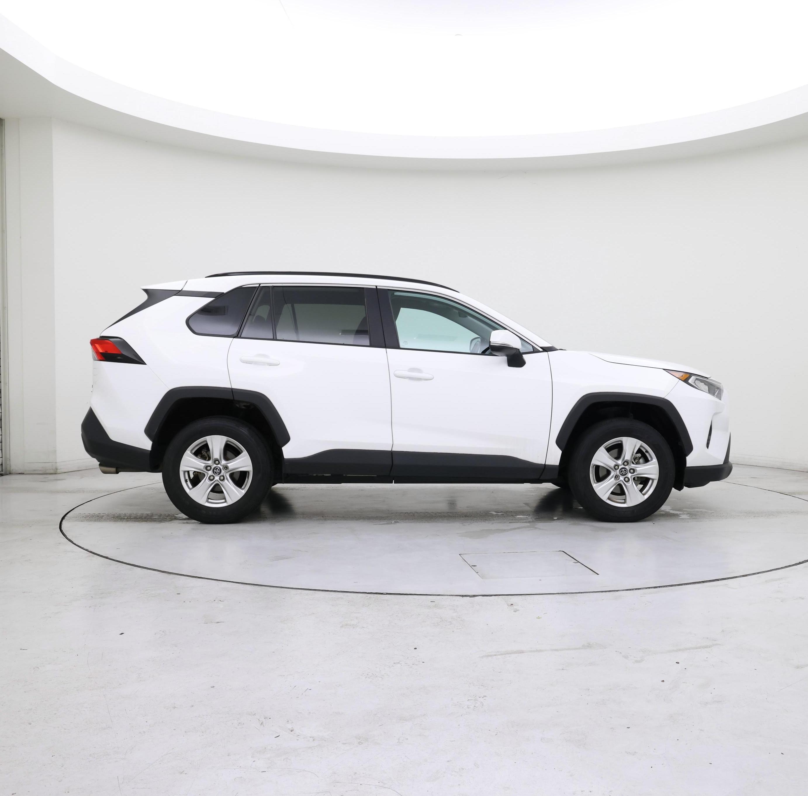Thumbnail: 2020 Toyota RAV4 - 7