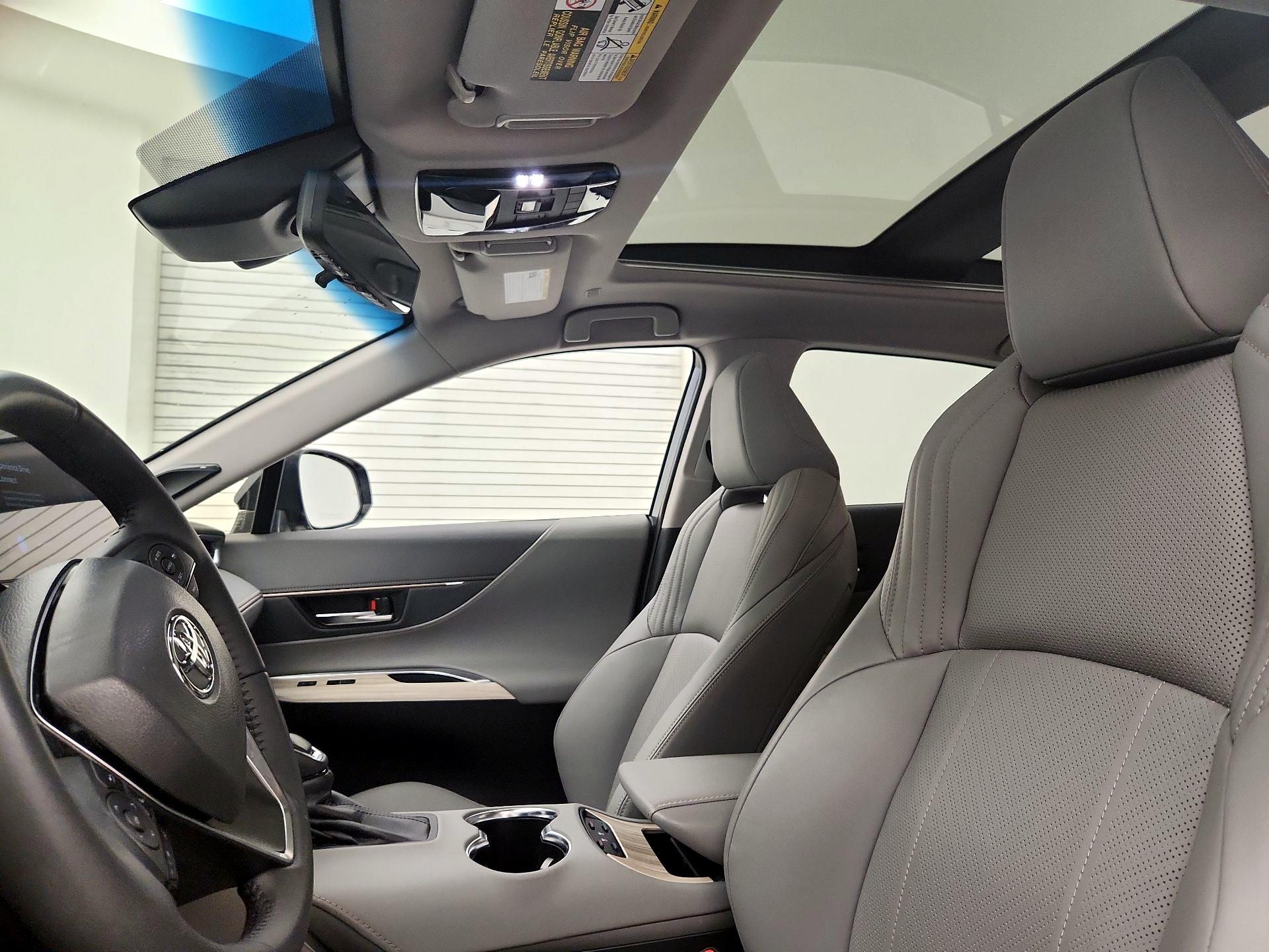 Thumbnail: 2023 Toyota Venza - 19