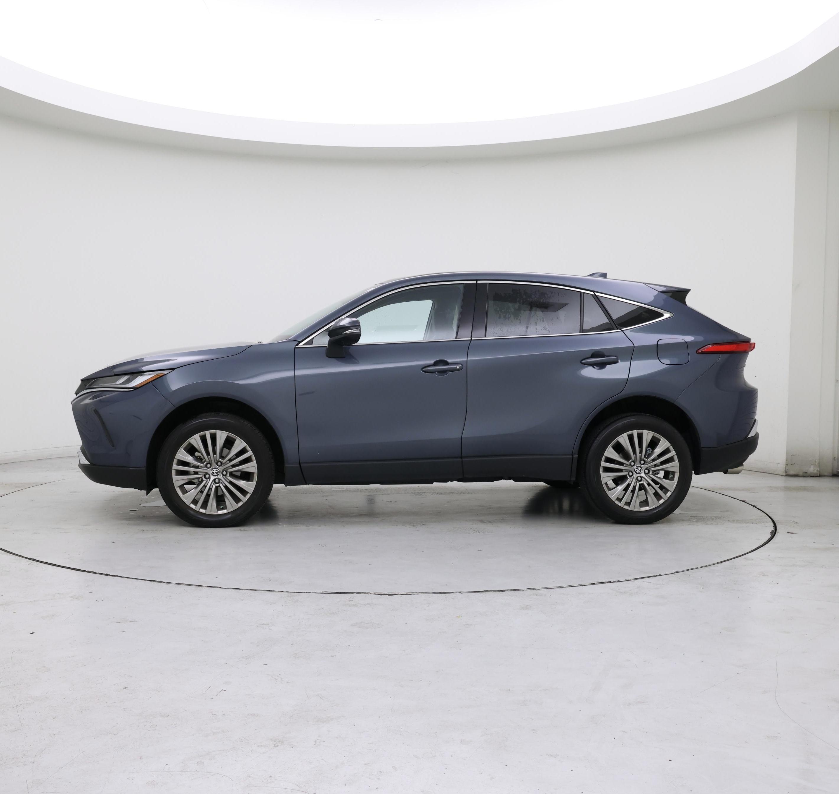 Thumbnail: 2023 Toyota Venza - 3