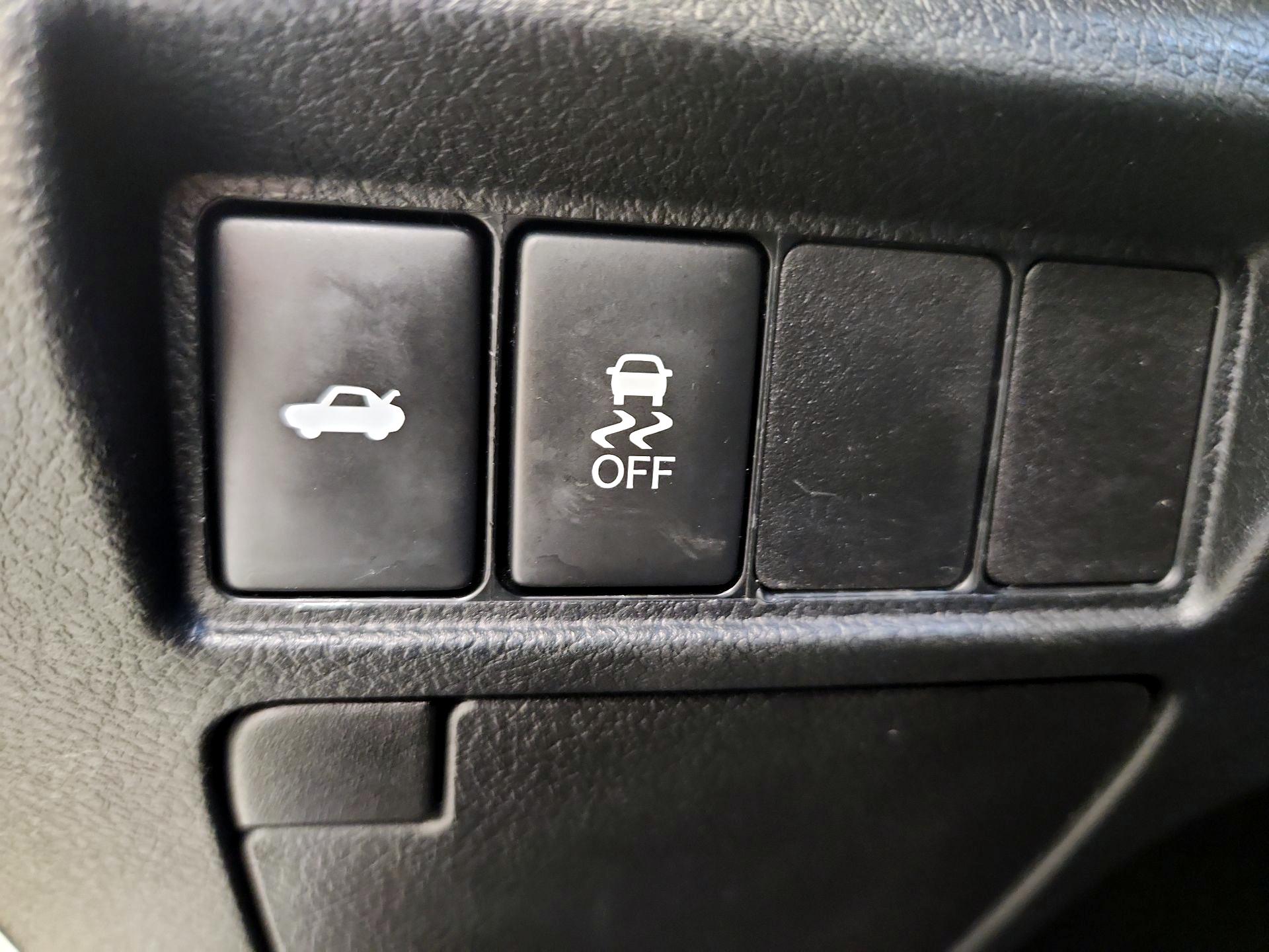 Thumbnail: 2013 Toyota Avalon - 13