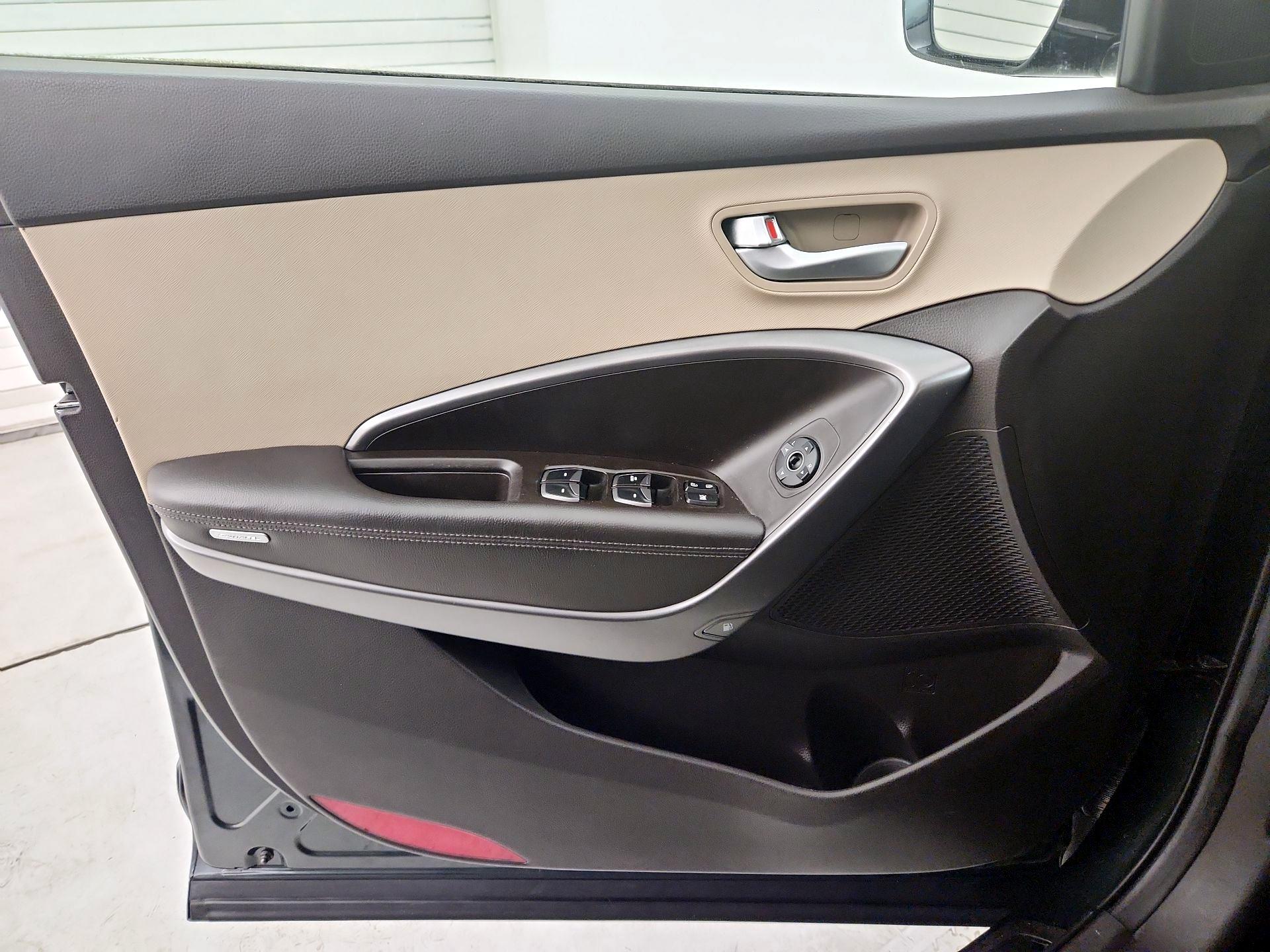 Thumbnail: 2013 Hyundai Santa Fe - 12