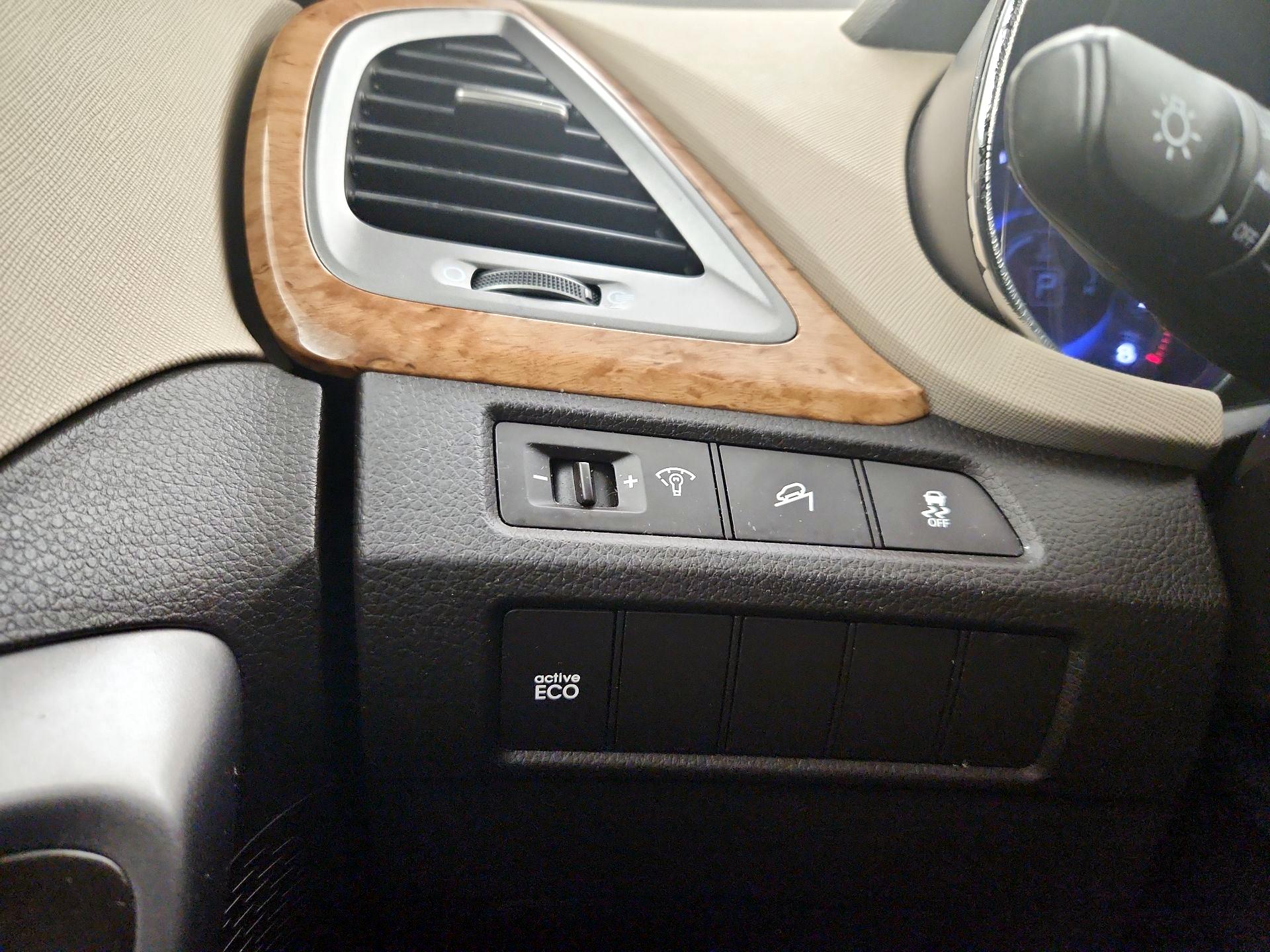 Thumbnail: 2013 Hyundai Santa Fe - 13