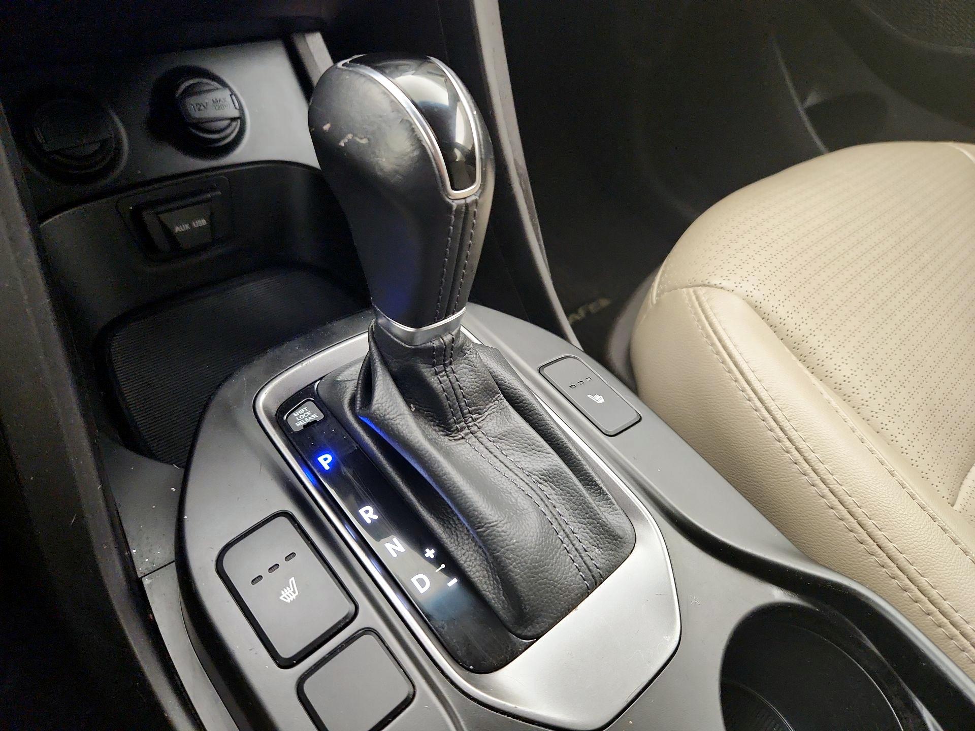 Thumbnail: 2013 Hyundai Santa Fe - 17