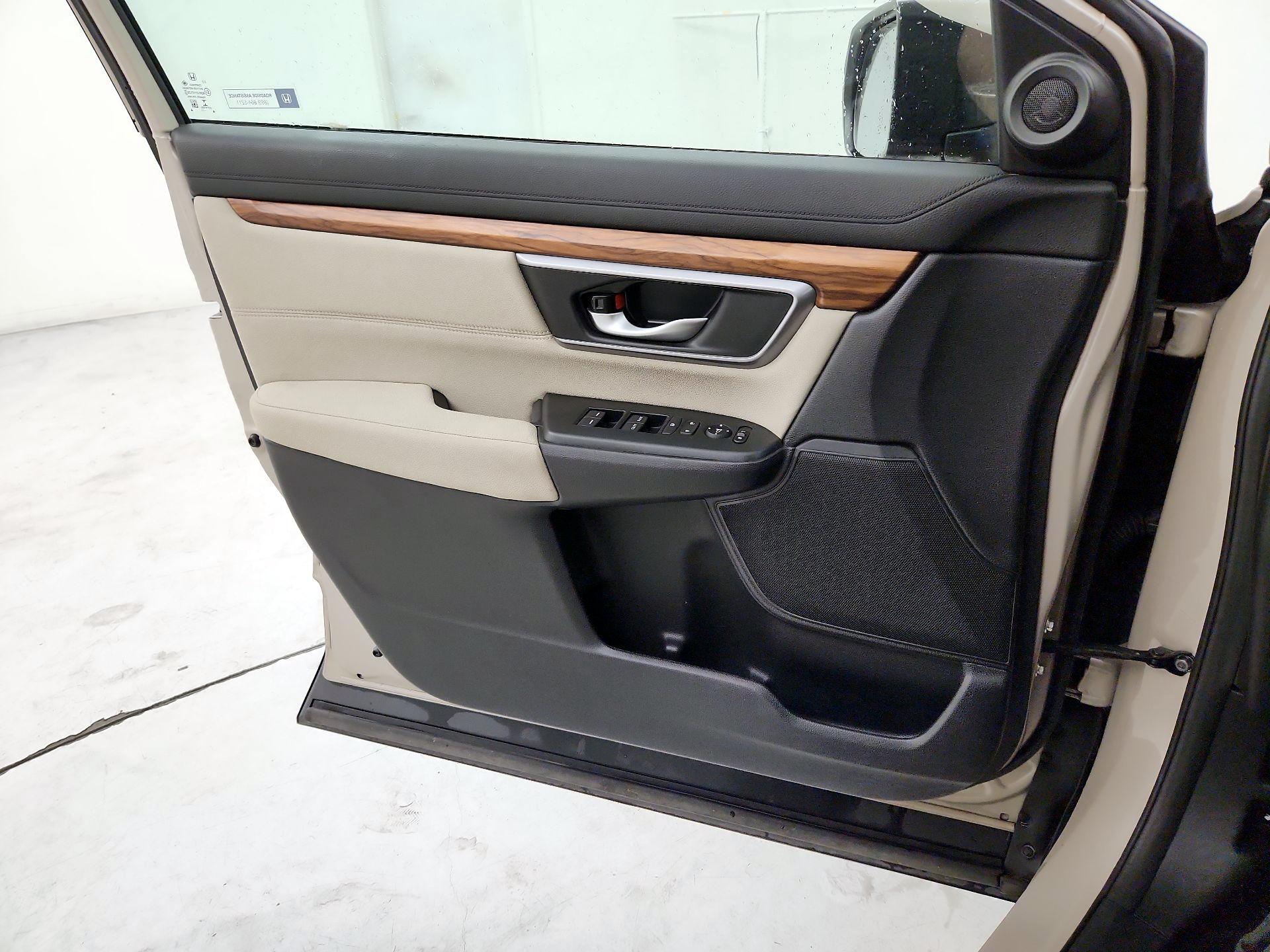 Thumbnail: 2017 Honda CR-V - 12