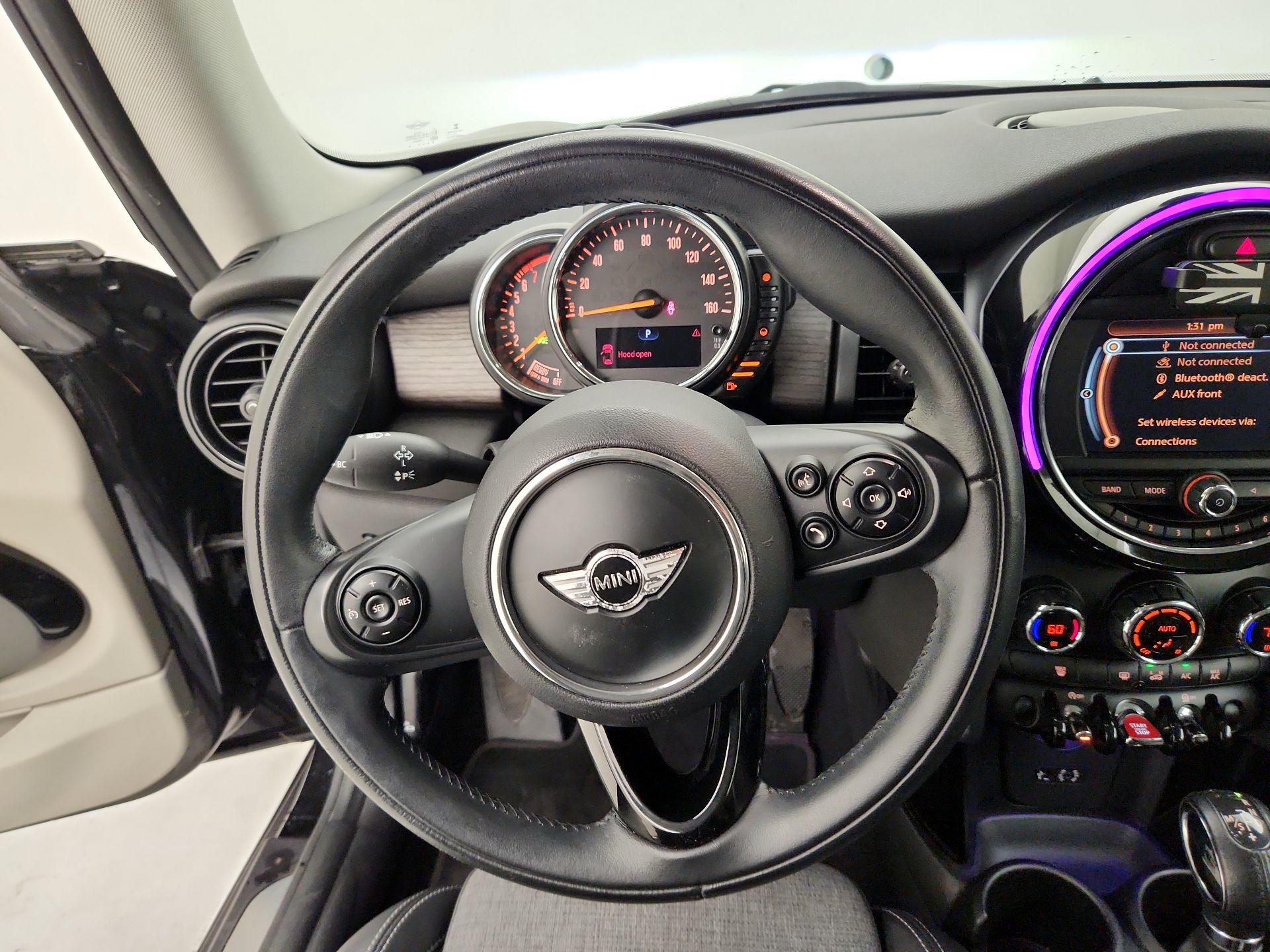 Thumbnail: 2015 MINI Cooper Hardtop - 10