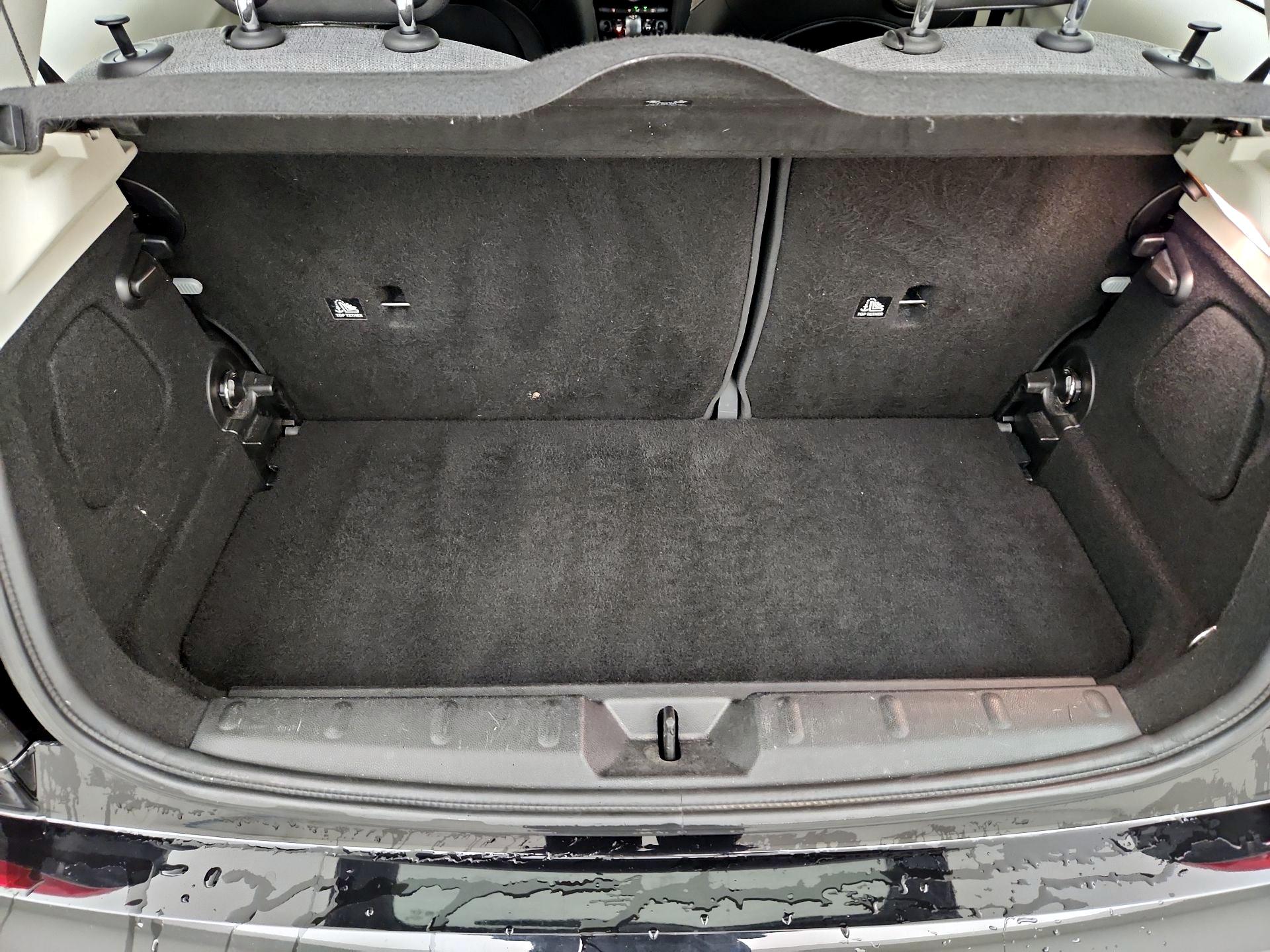 Thumbnail: 2015 MINI Cooper Hardtop - 19