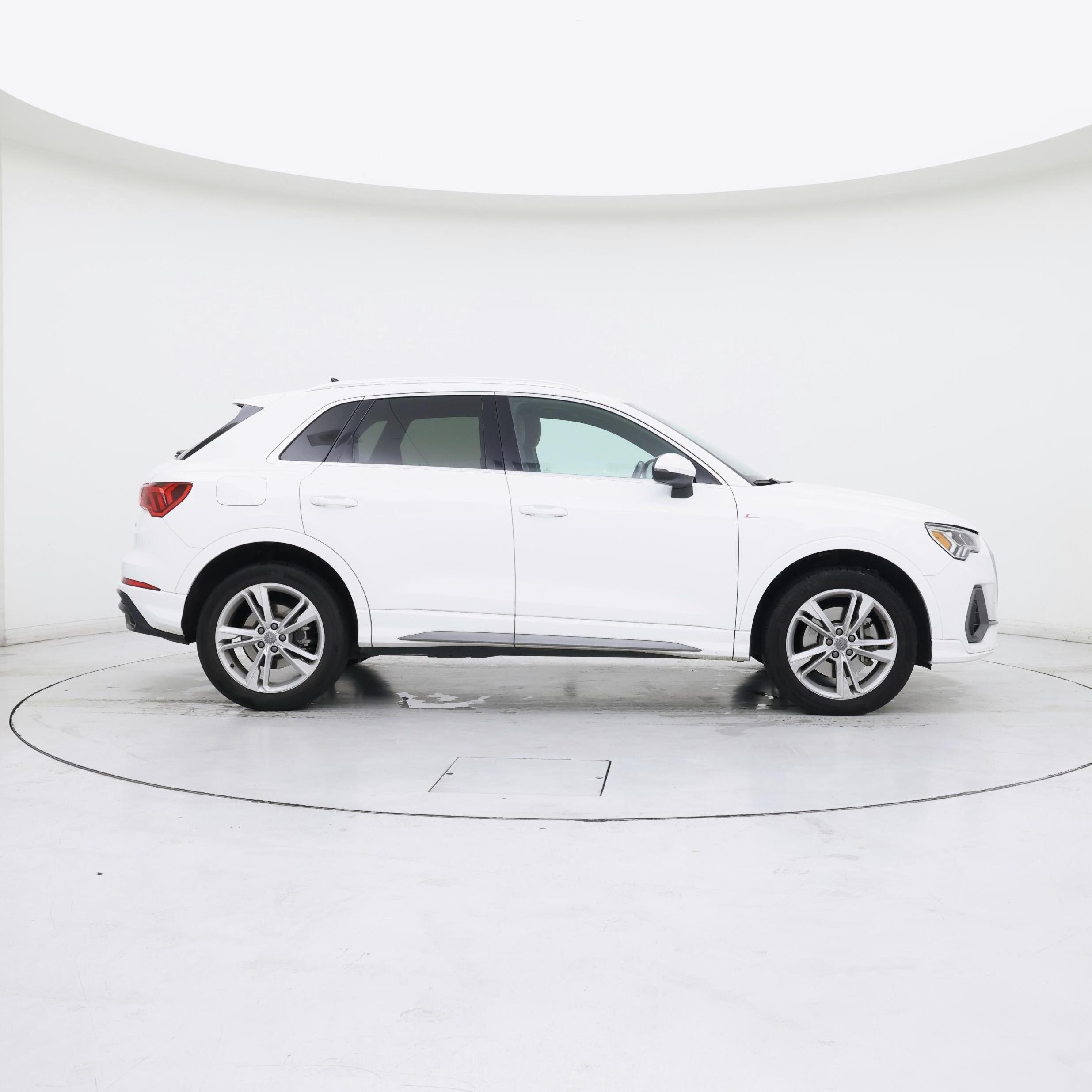 Thumbnail: 2020 Audi Q3 - 7