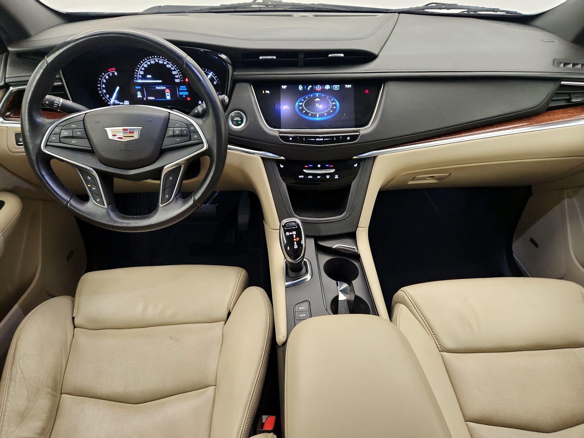 Thumbnail: 2017 Cadillac XT5 - 9