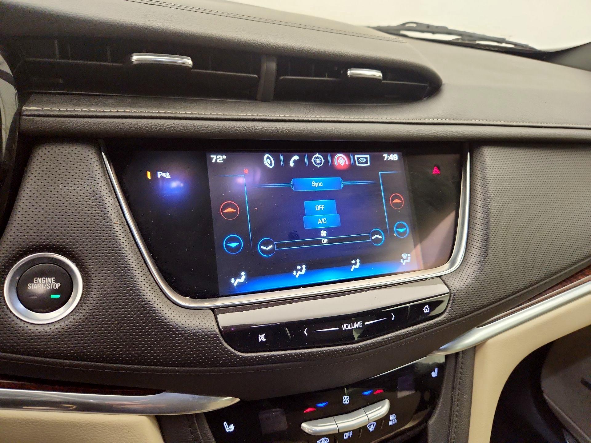 Thumbnail: 2017 Cadillac XT5 - 17
