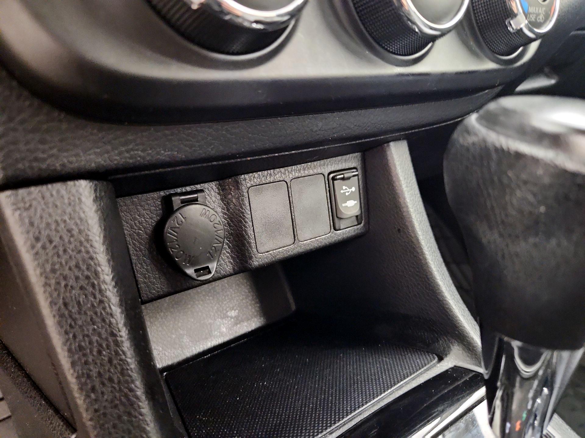 Thumbnail: 2015 Toyota Corolla - 17